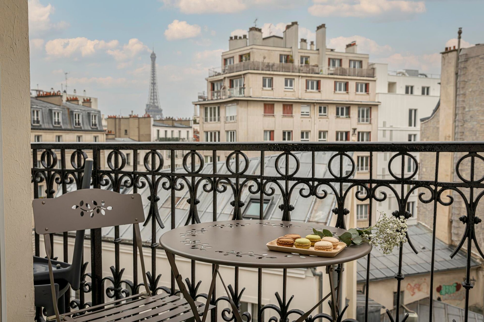 Splendid Hotel | Macarons Balcony Eiffel tower