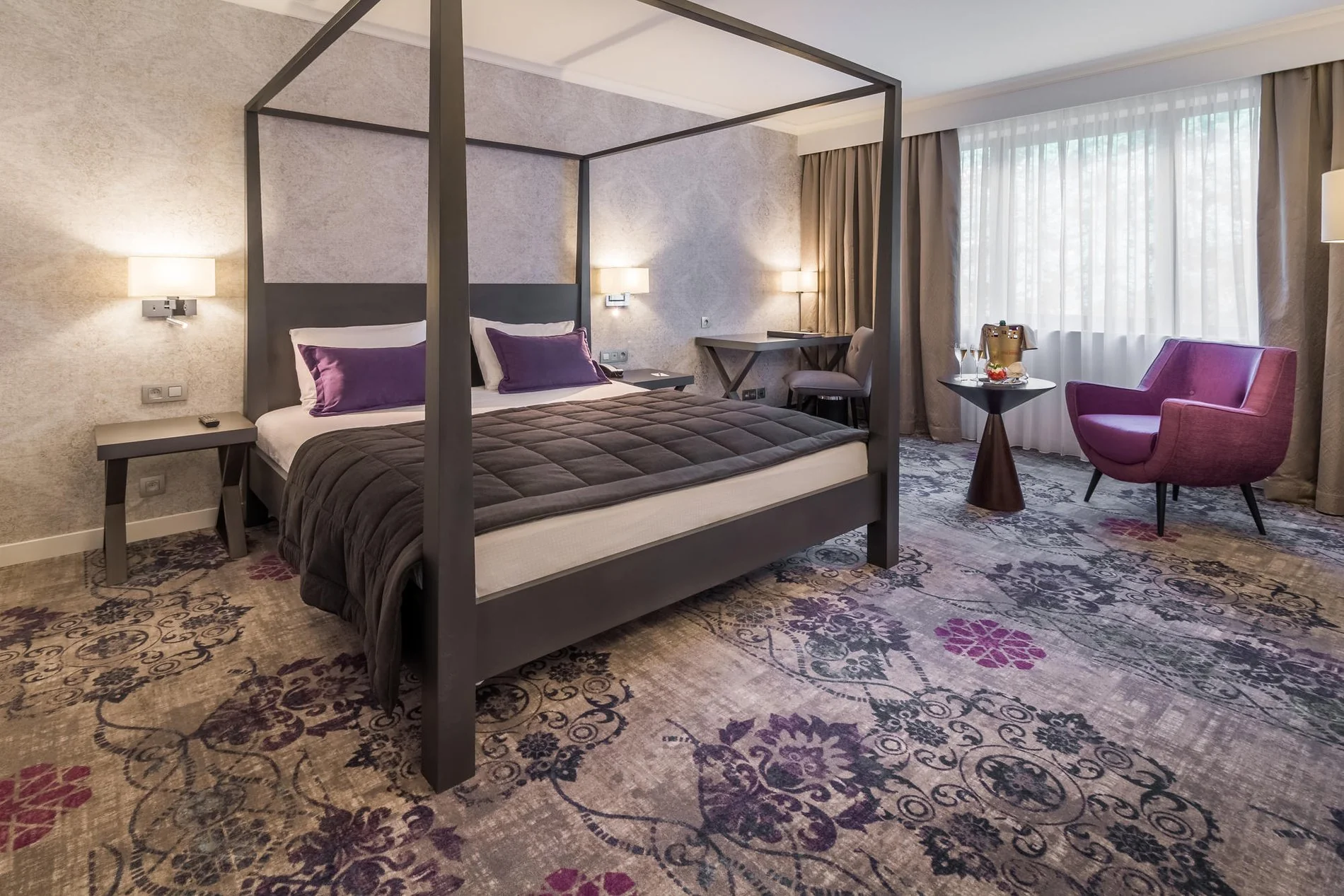 Martin's Château du Lac: kamer met jacuzzi, romantische kamer en kamer met zicht op het meer