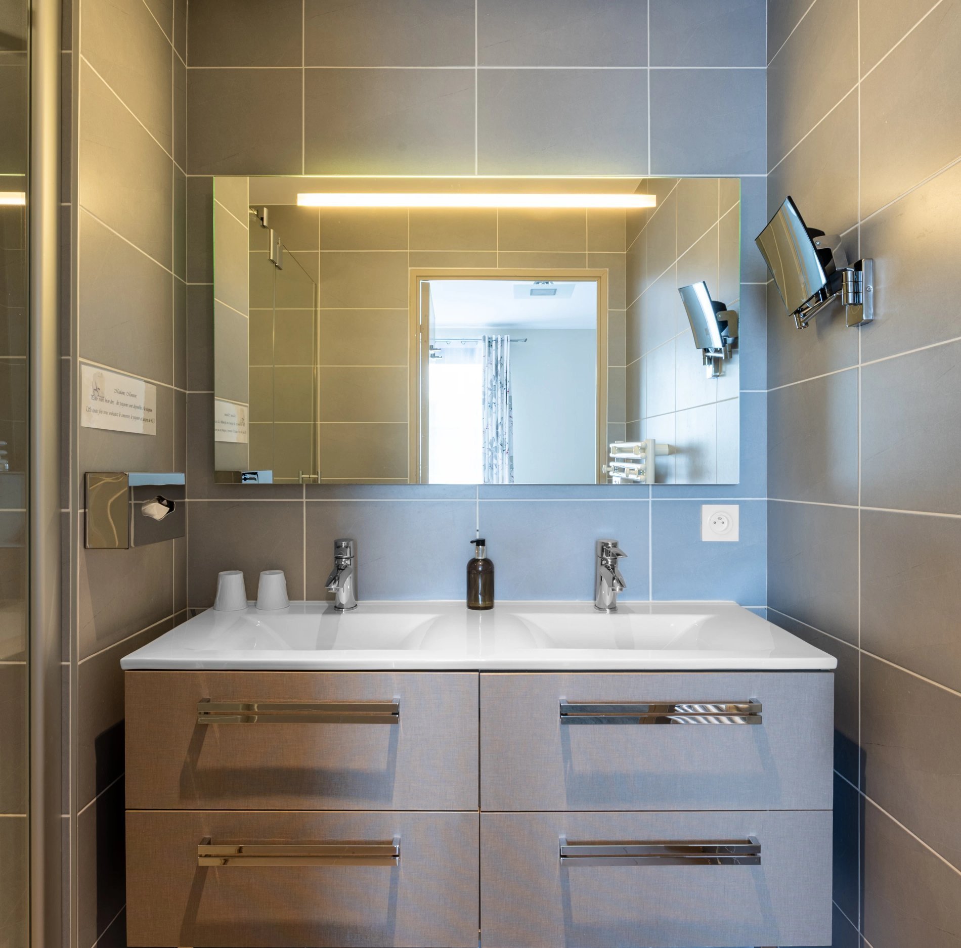 36c6af86-aac3-4bda-a0ad-de4aa416647b