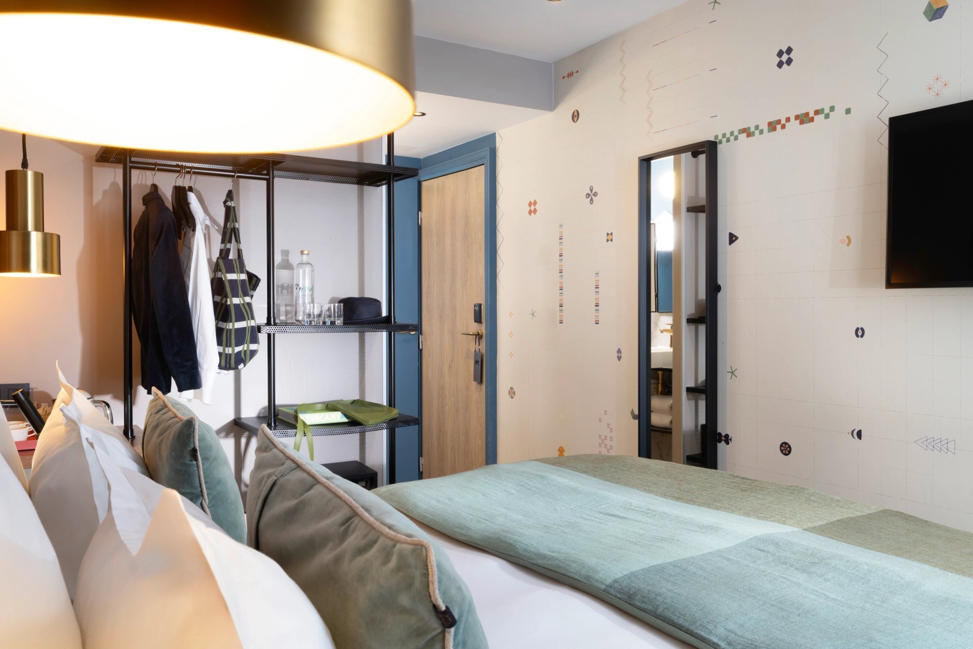 Hôtel Maxim Folies Chambre Supérieure Penderie TV