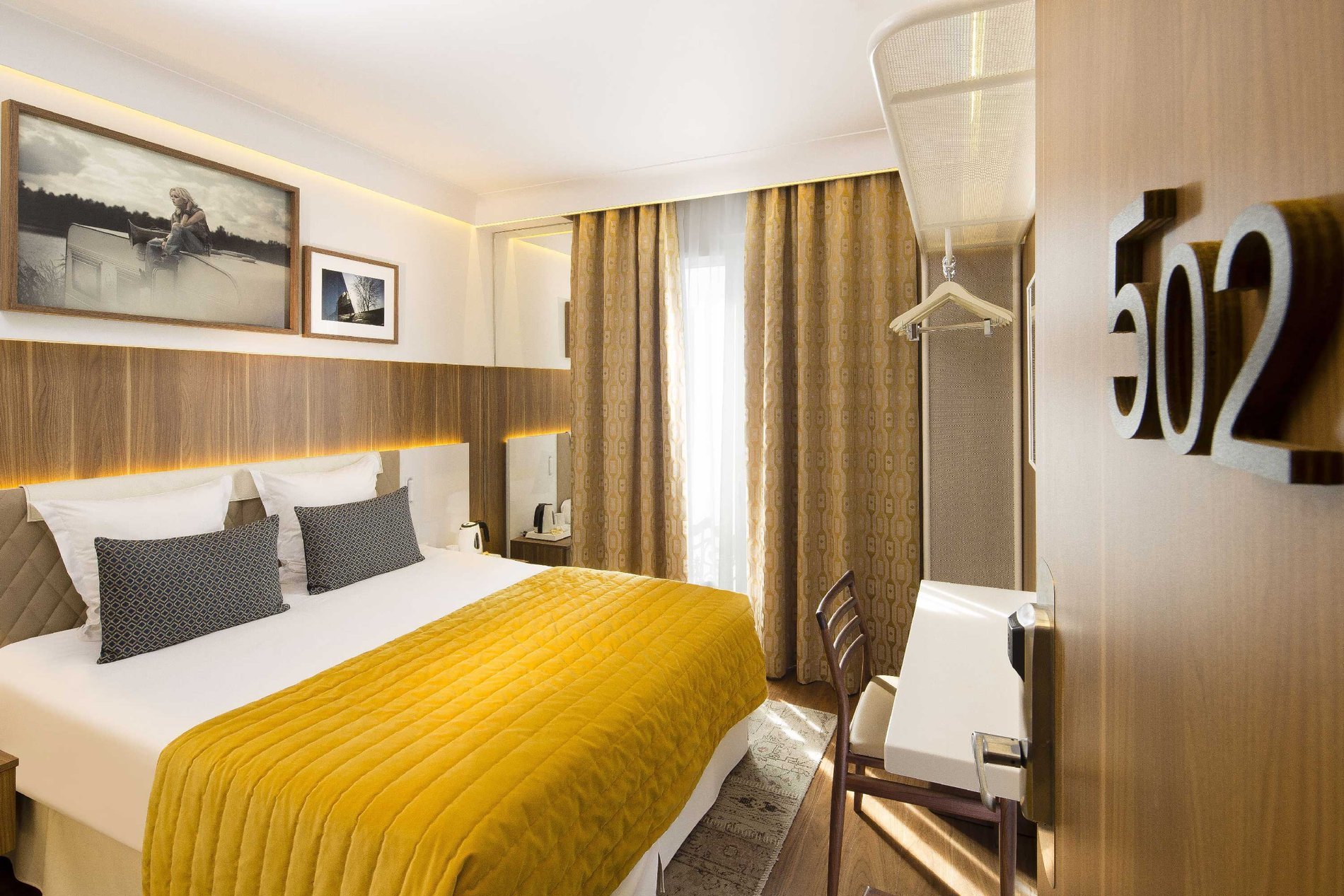 37ff19ee-1986-48f6-8940-50294c332efd