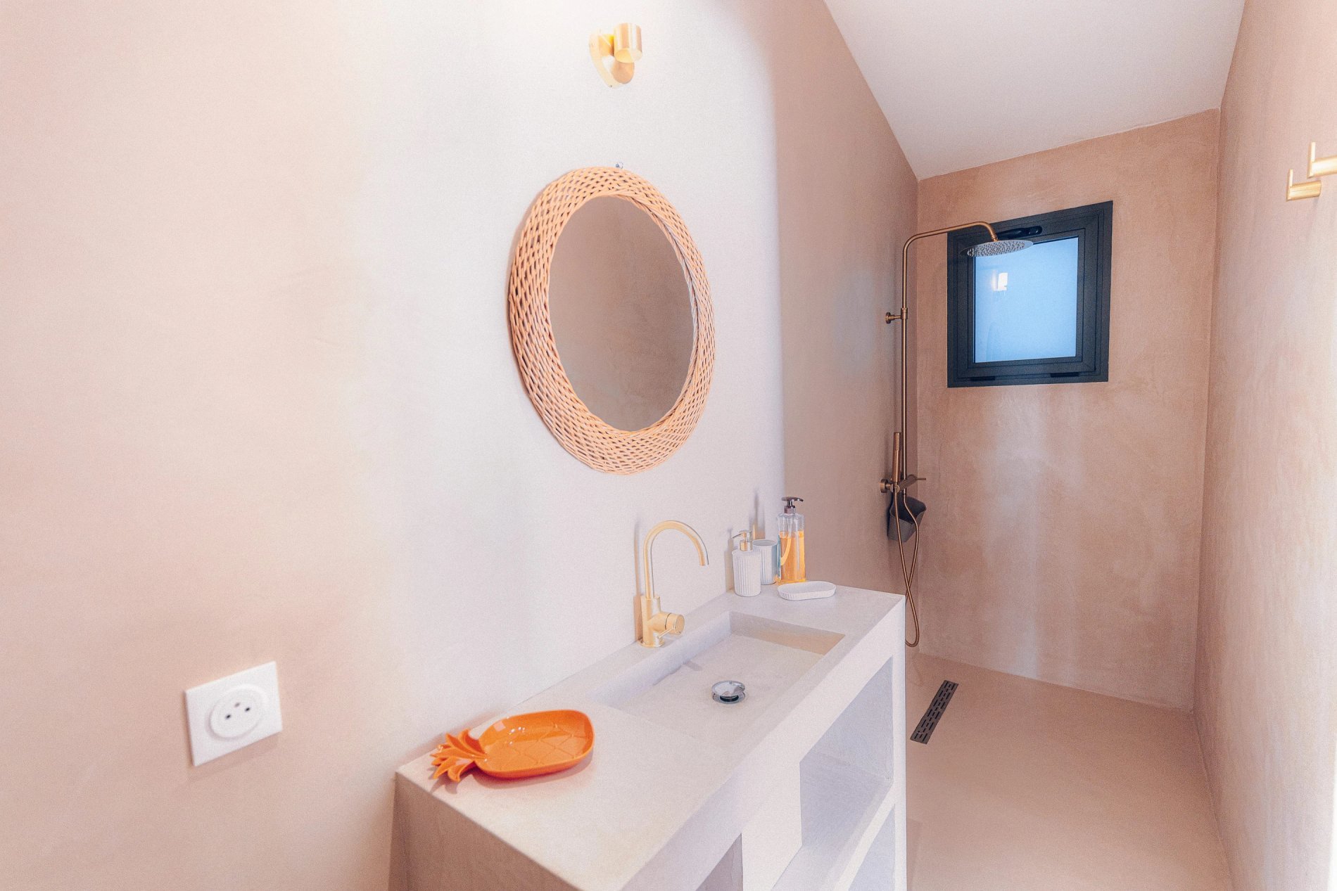 393b5bbe-0770-4275-acf0-af95d39d9fab