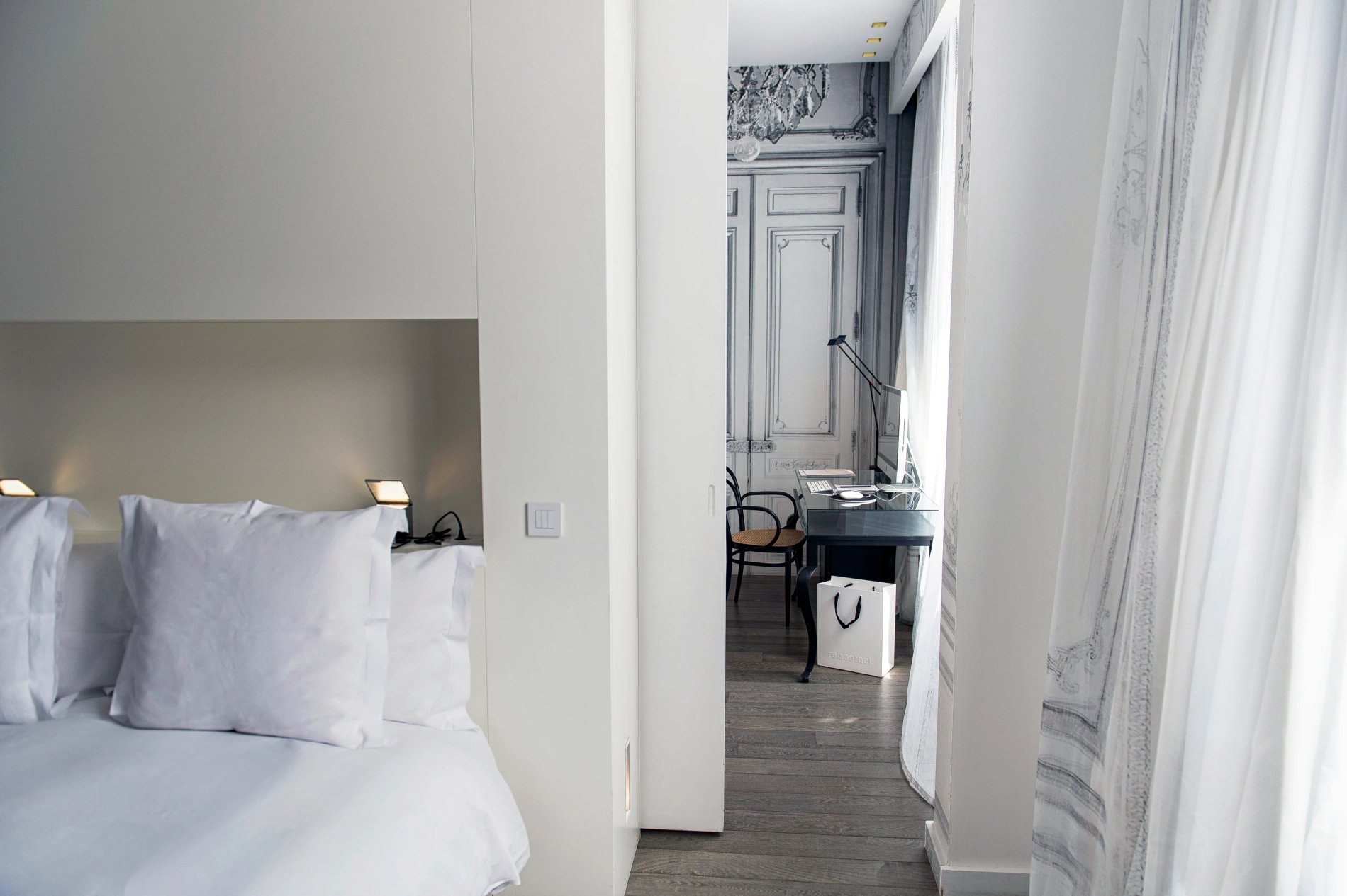 La Maison Champs-Elysées | Suite salon doré