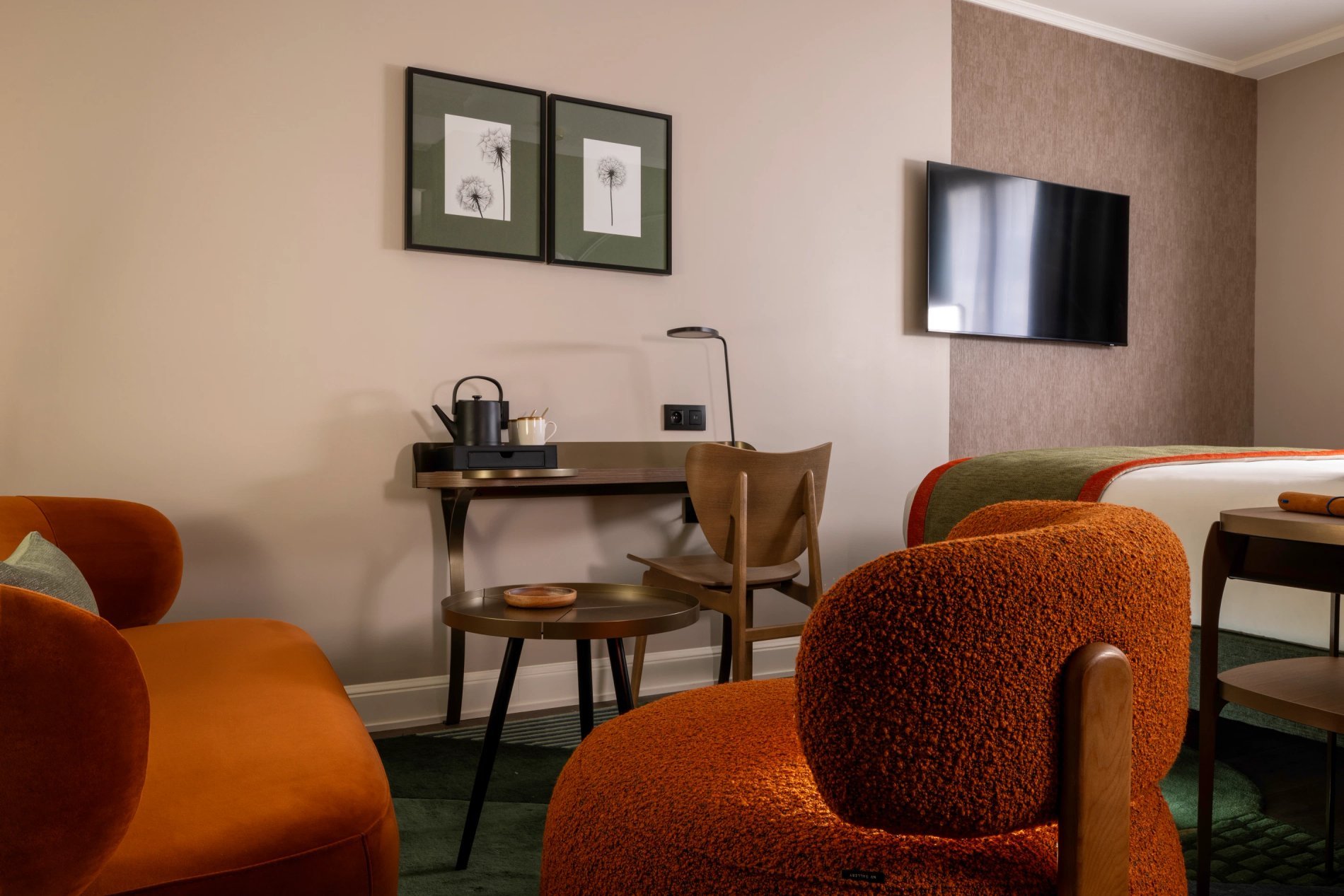 Hotel L'Ormaie Deluxe Room Desk Sofa