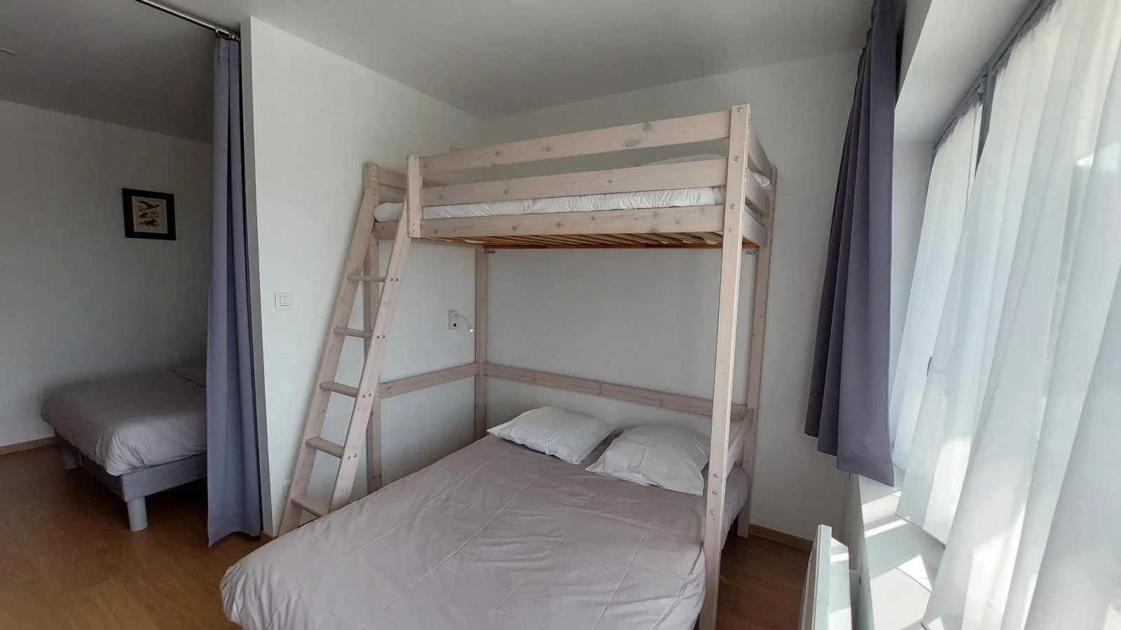 Un espace nuit confortable au château Coudray Montpensier.