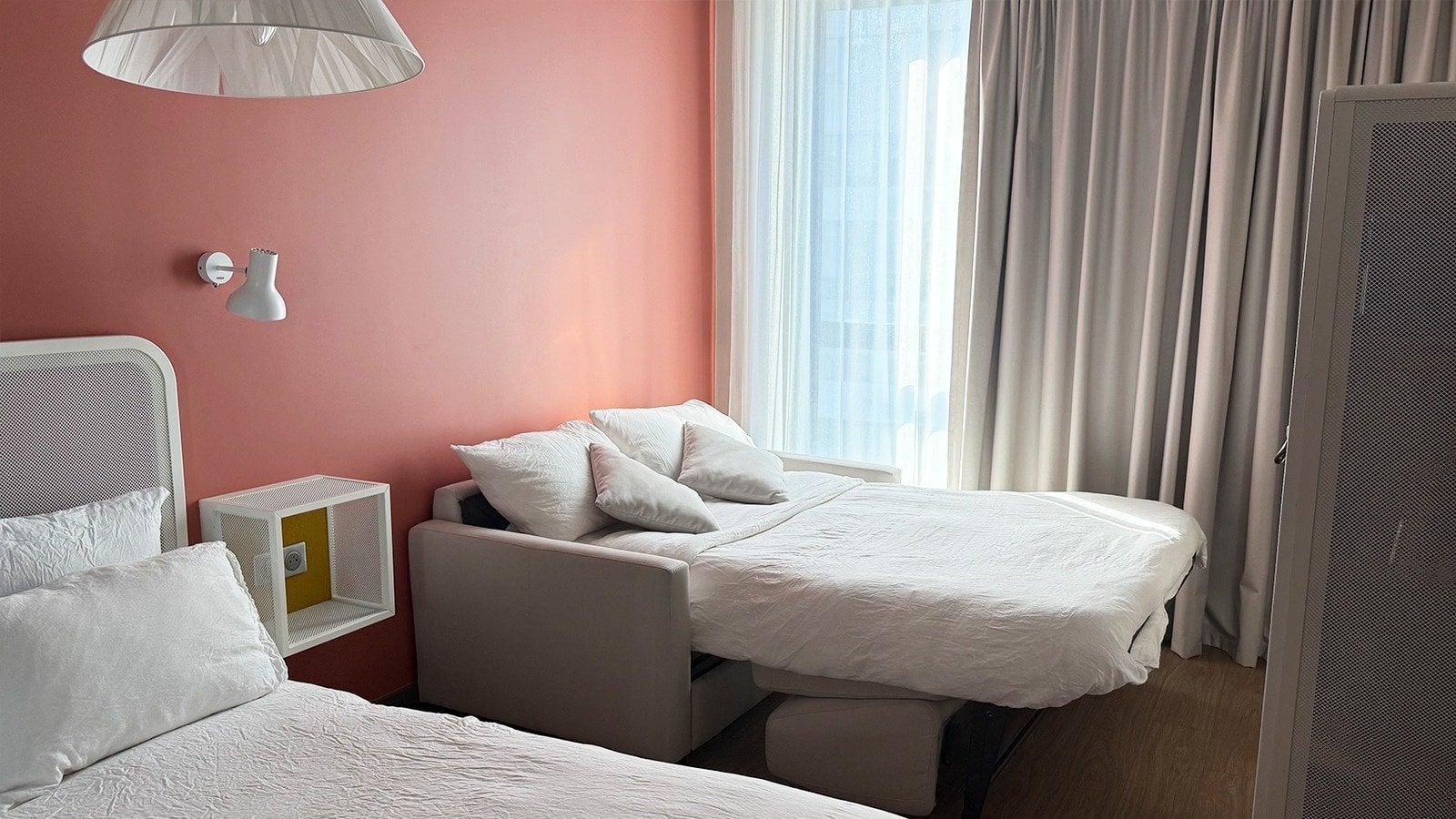 3c77a84b-2d79-4bff-8ea5-defdab4932db