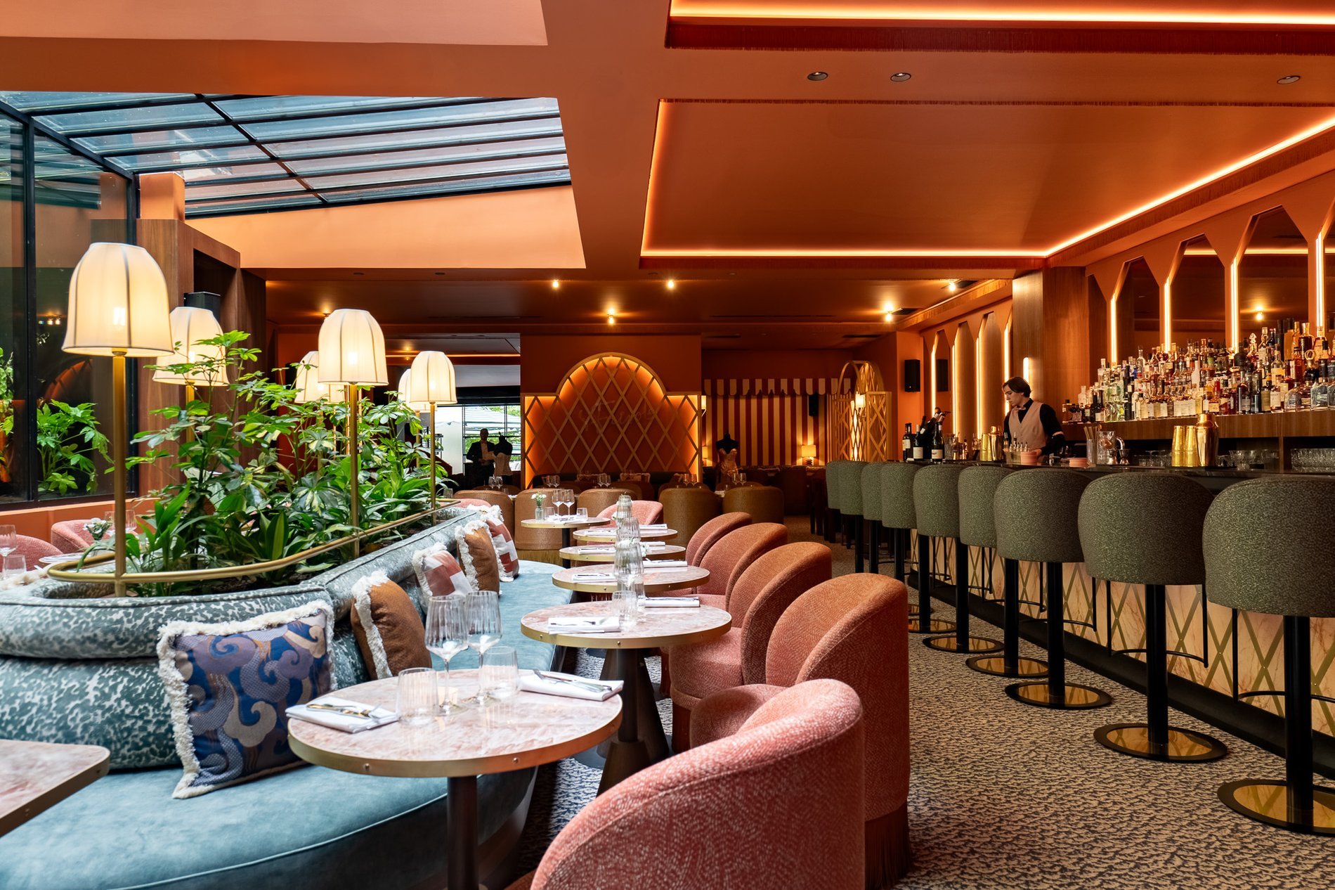 Frivole | Restaurant & bar festif | Paris Triangle d'Or