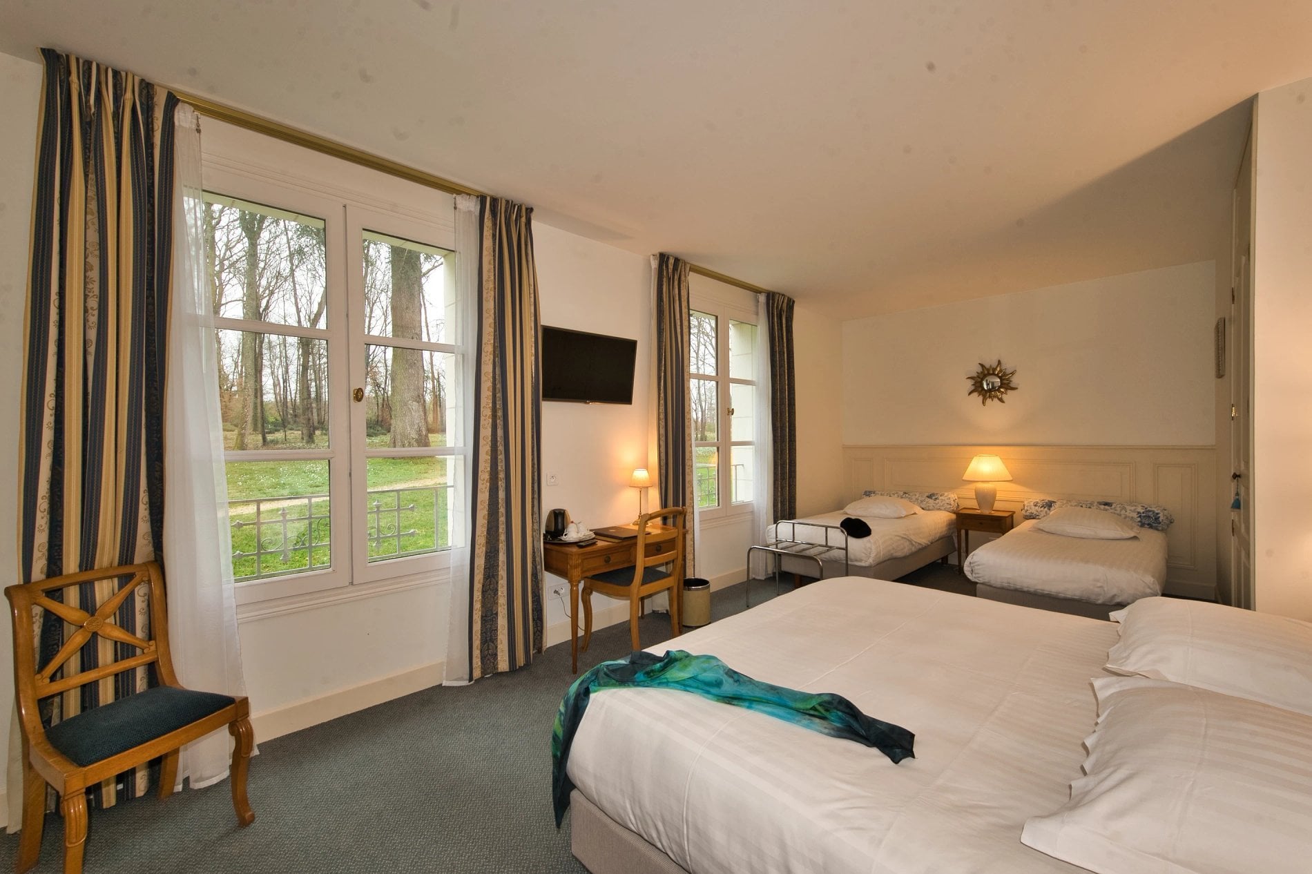 40d8e0f8-57df-4a64-8d21-e59755bc641c