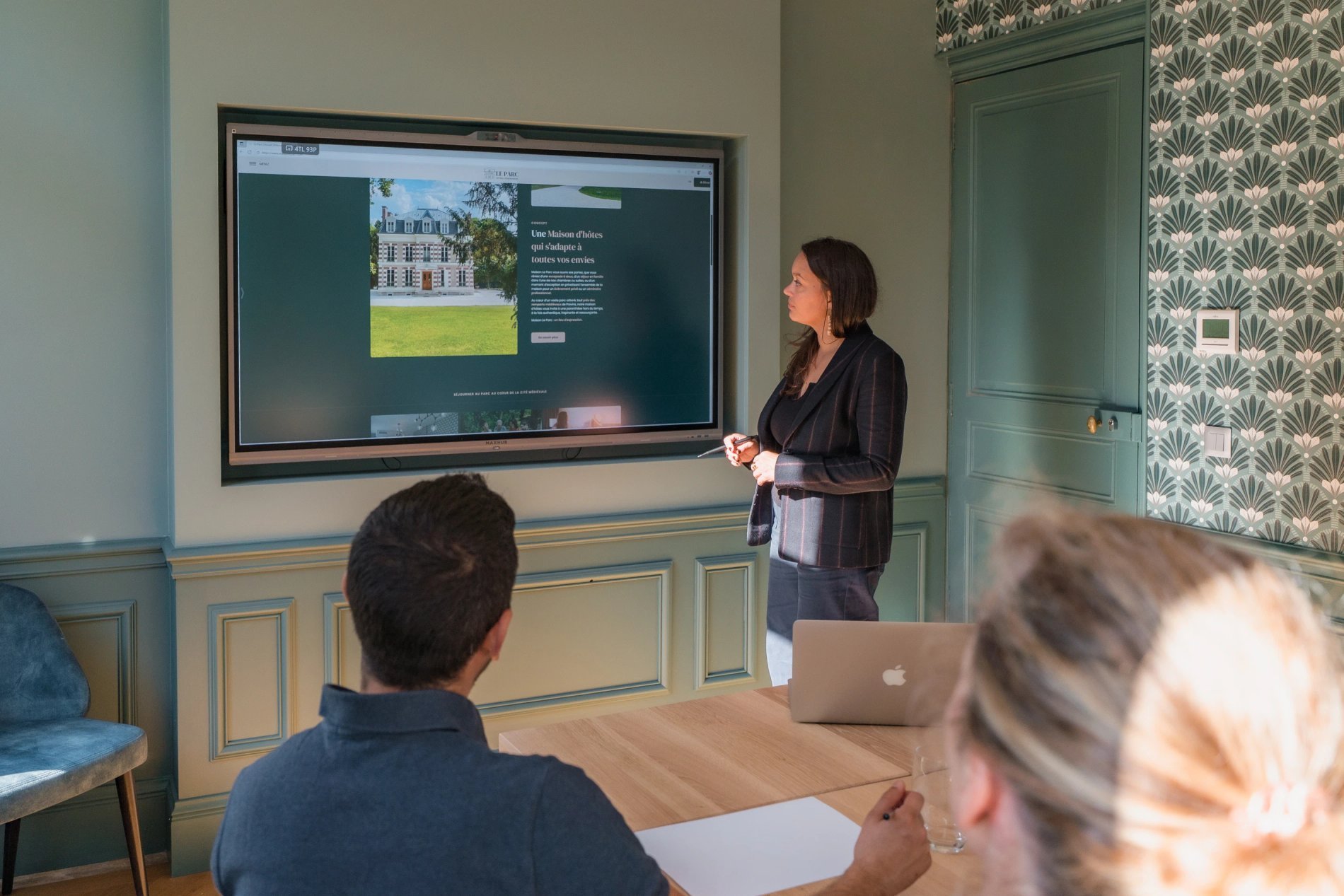 40f09823-e65a-4609-8a51-5c54419fc024