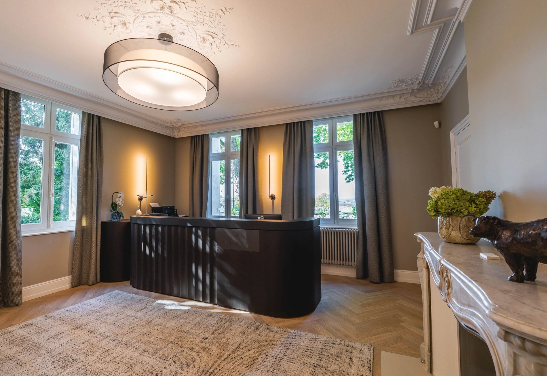 Salon raffiné et lumineux de La Villa des Vignes à Saint-Émilion