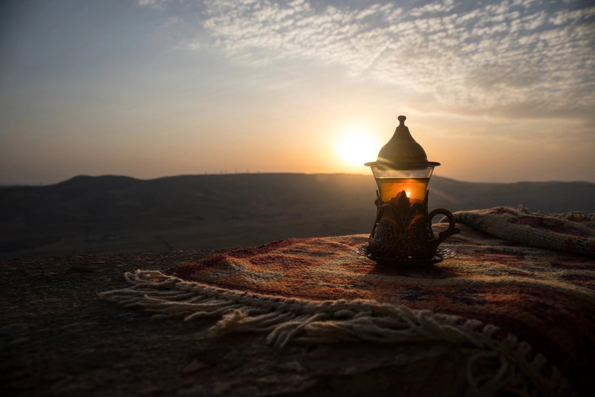 Coucher de soleil sur les dunes du désert près du Berbère Palace à Ouarzazate