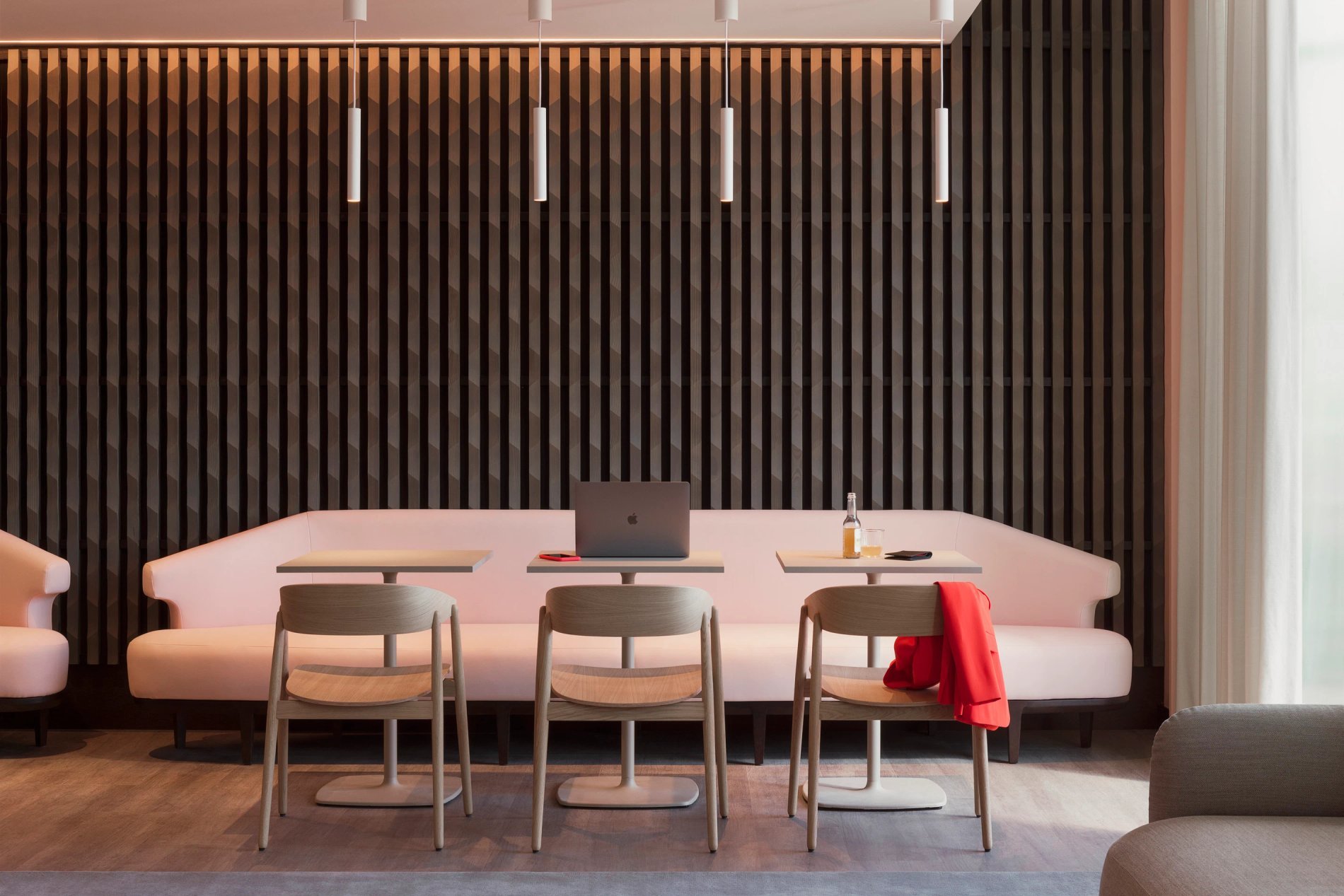 43e3ecf4-9751-4db9-bed6-87a804f5d498