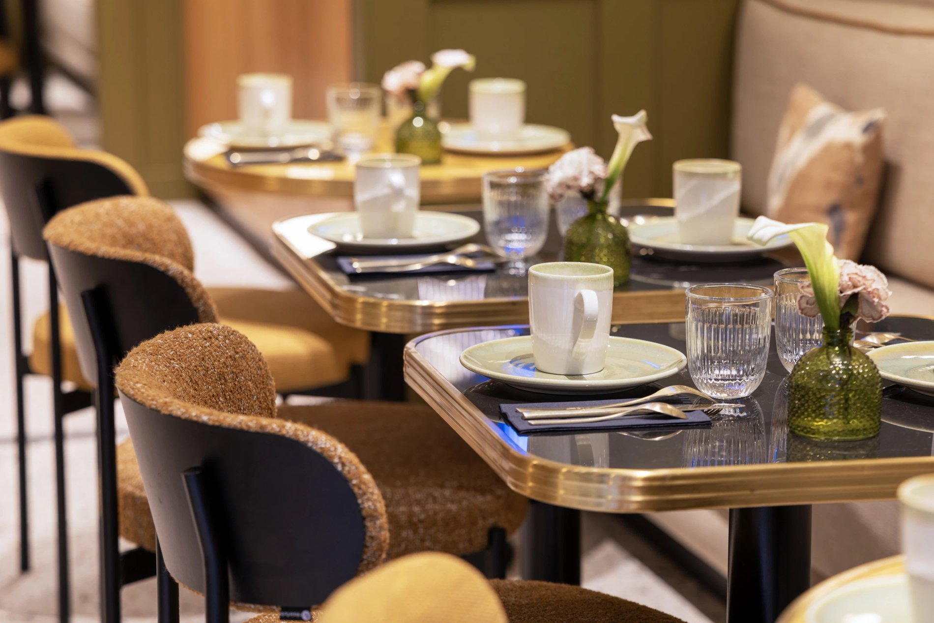 Hotel Brady Buffet Breakfast Room