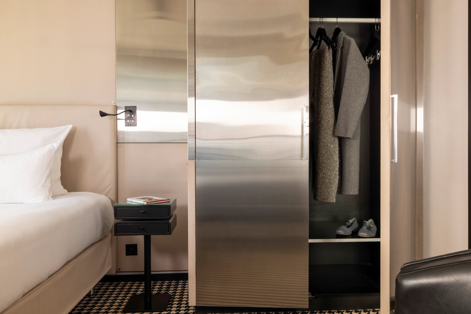 Hotel Félicien Deluxe Room Couture Closet