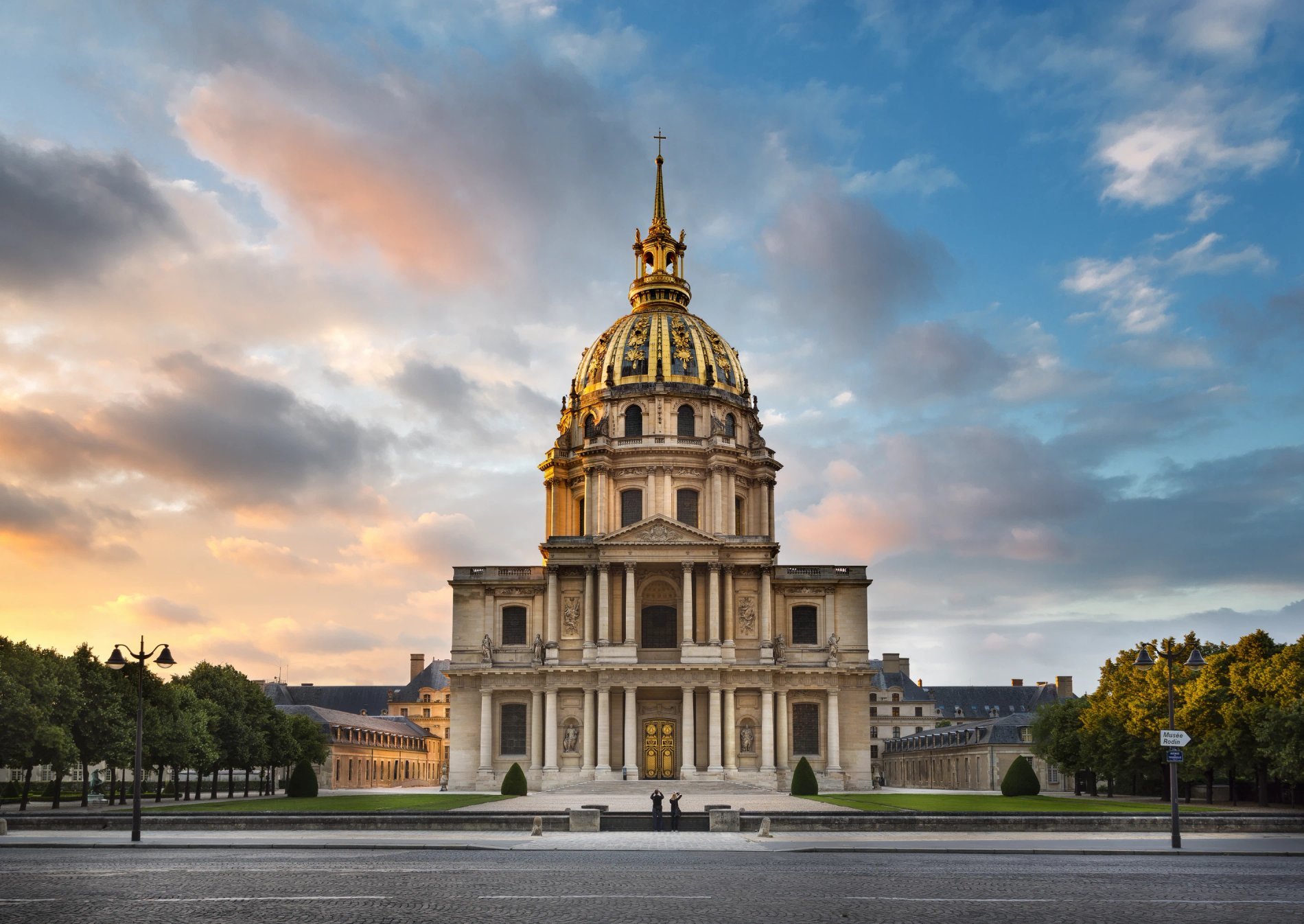 Vue du dôme des Invalides depuis le Timhotel Paris