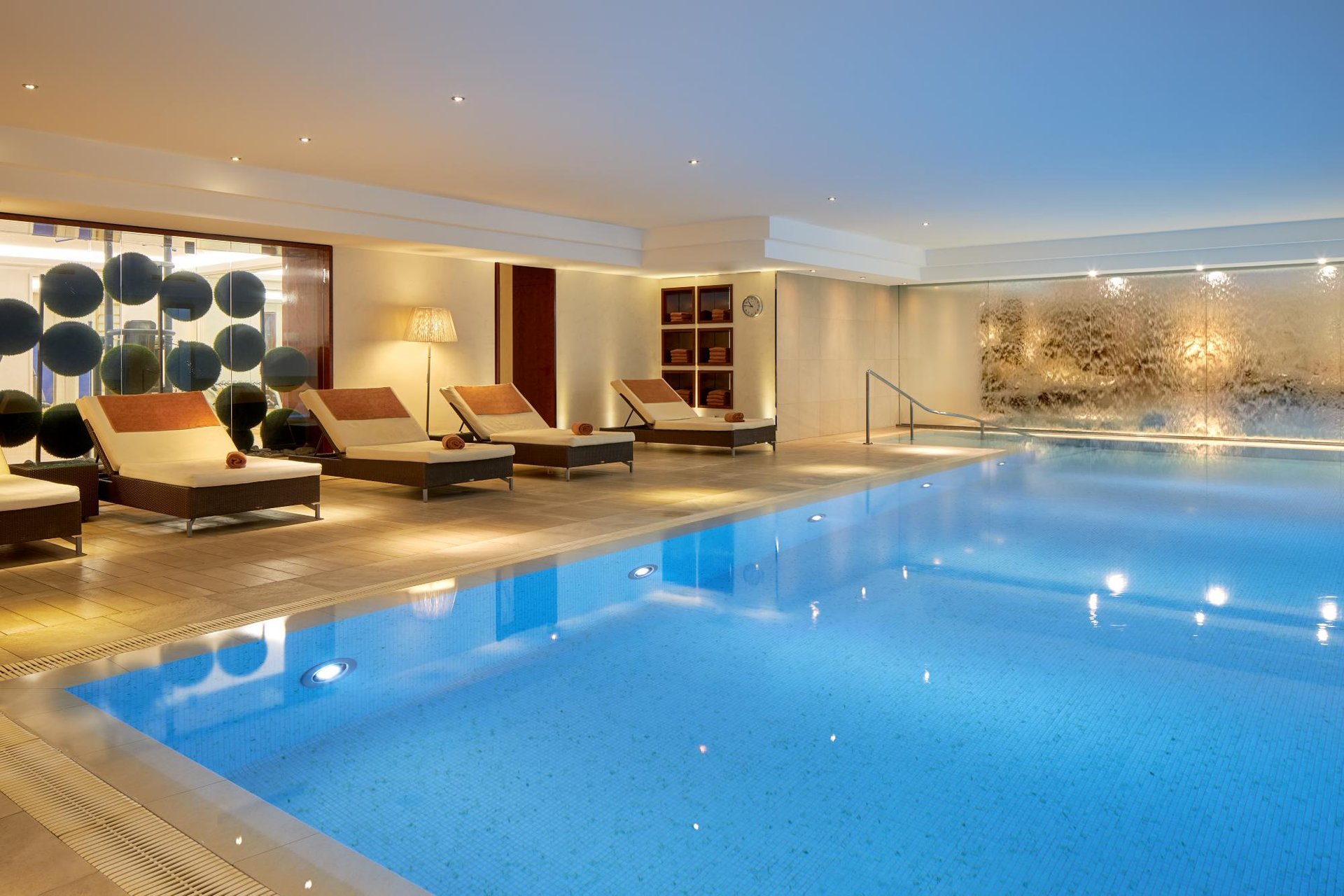 Majestic Hotel - SPA Champs-Elysées - Swimming pool