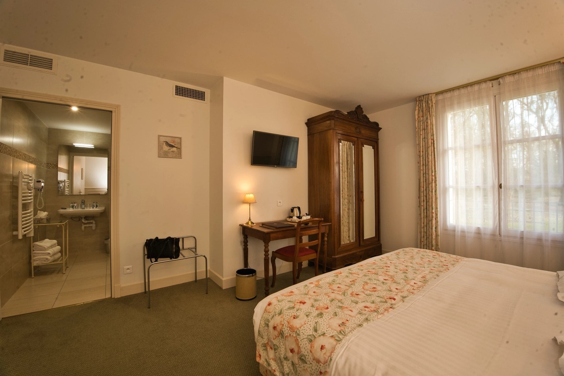 451d5537-52c2-4485-9d44-317f3e9276eb