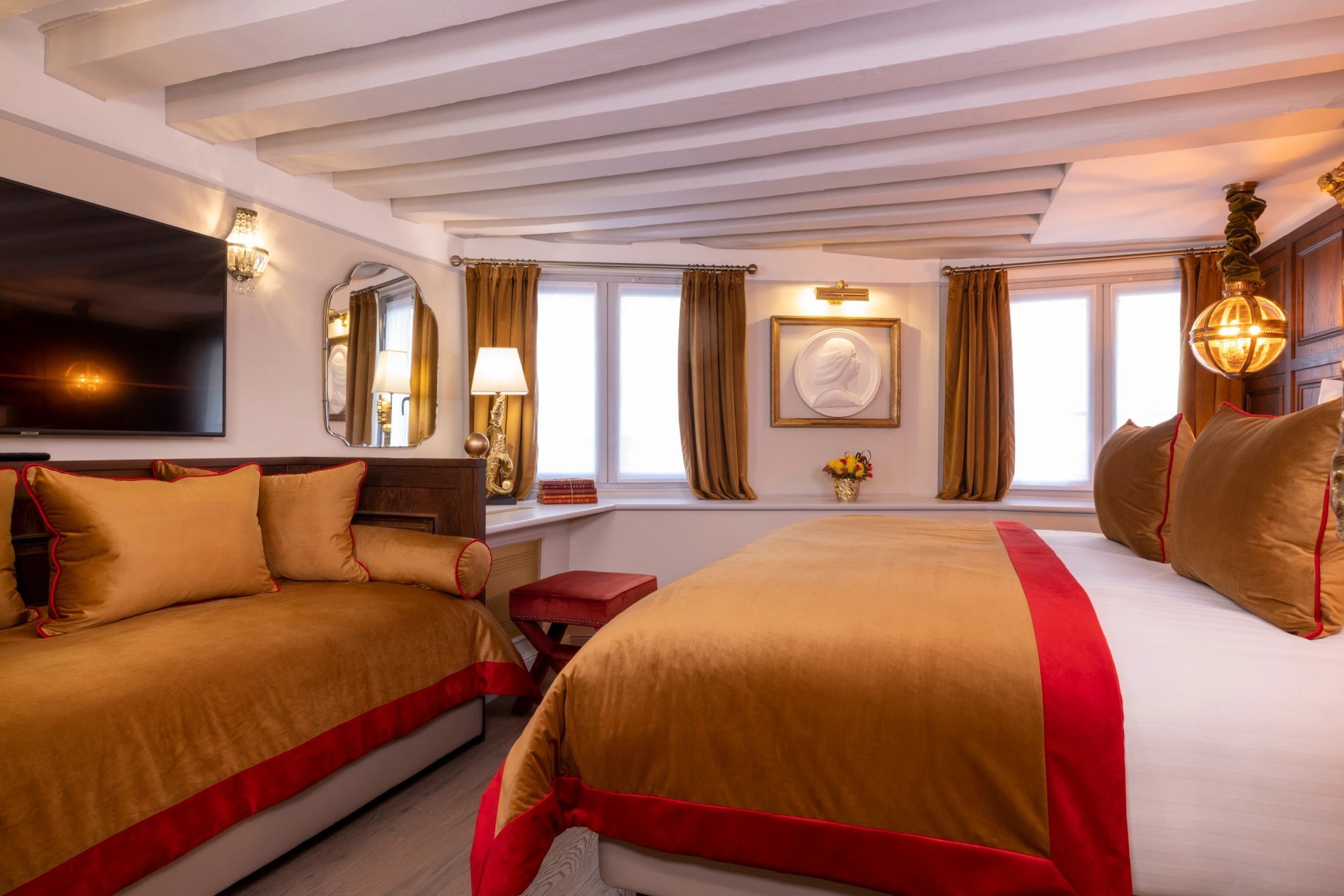 Maison Cardinal Furstemberg Bedroom