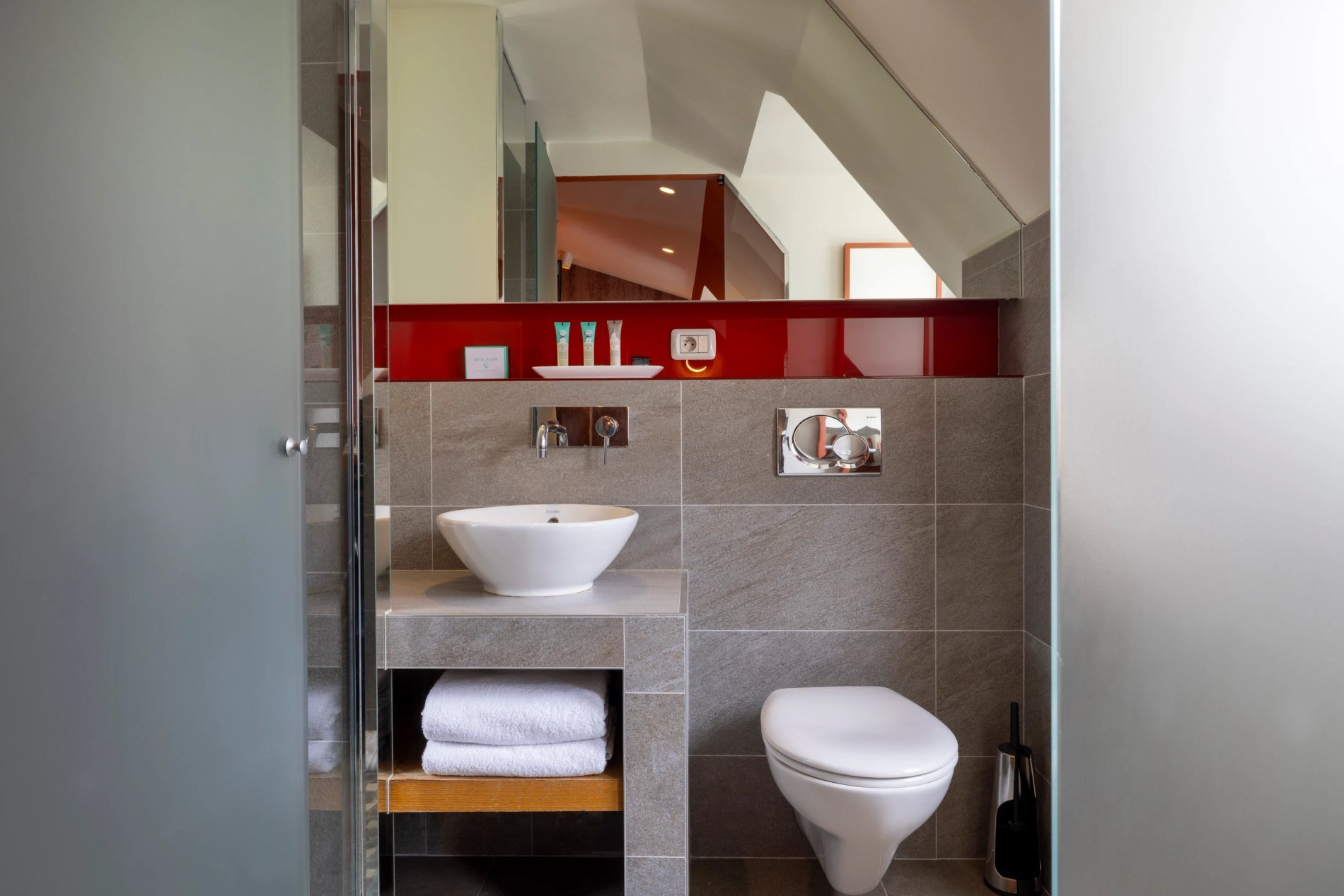 45ced97b-63f2-4943-8cc4-fec576fda4c7