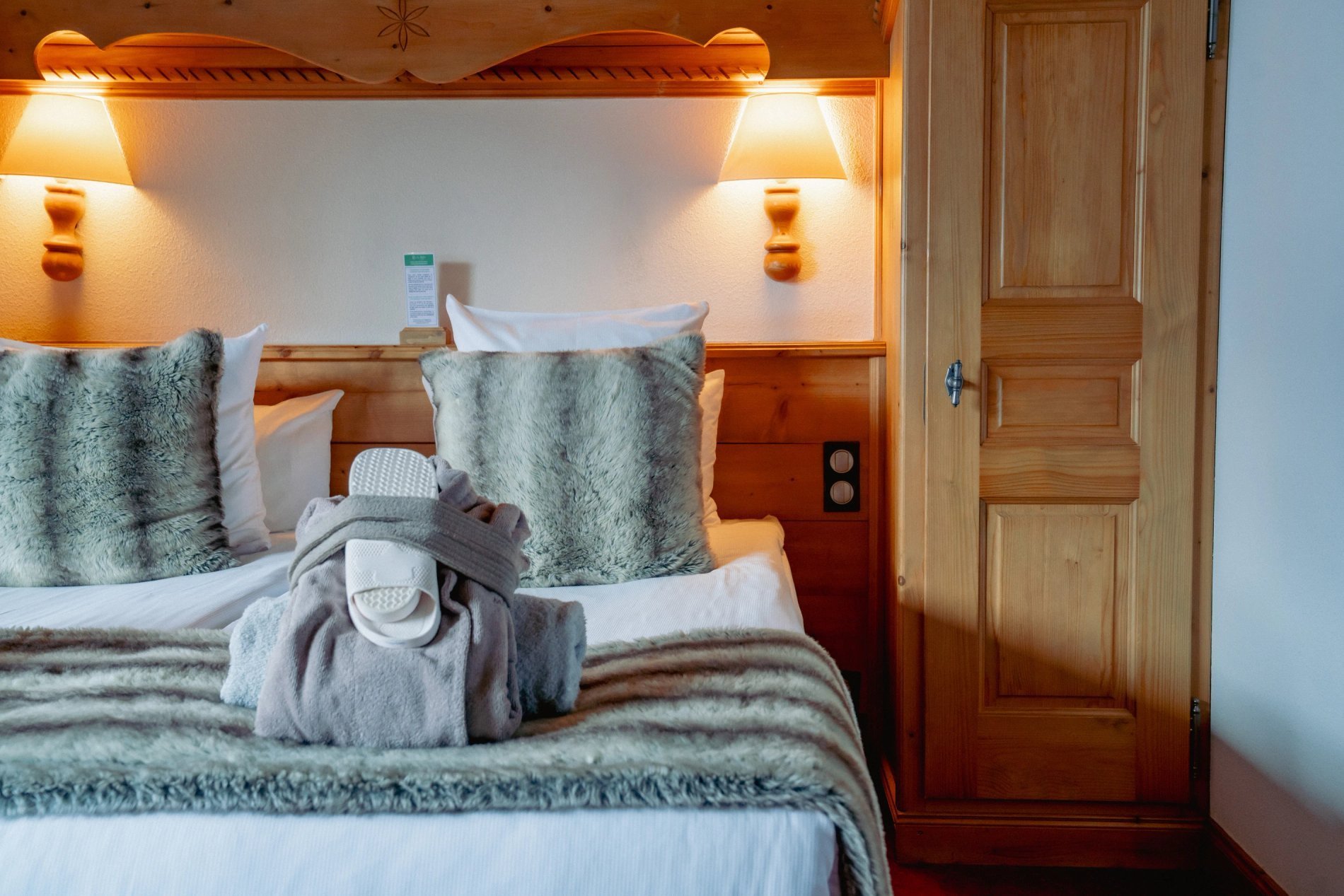 Chambre, Privilège, esprit chalet, chambre confortable, hôtel le dahu