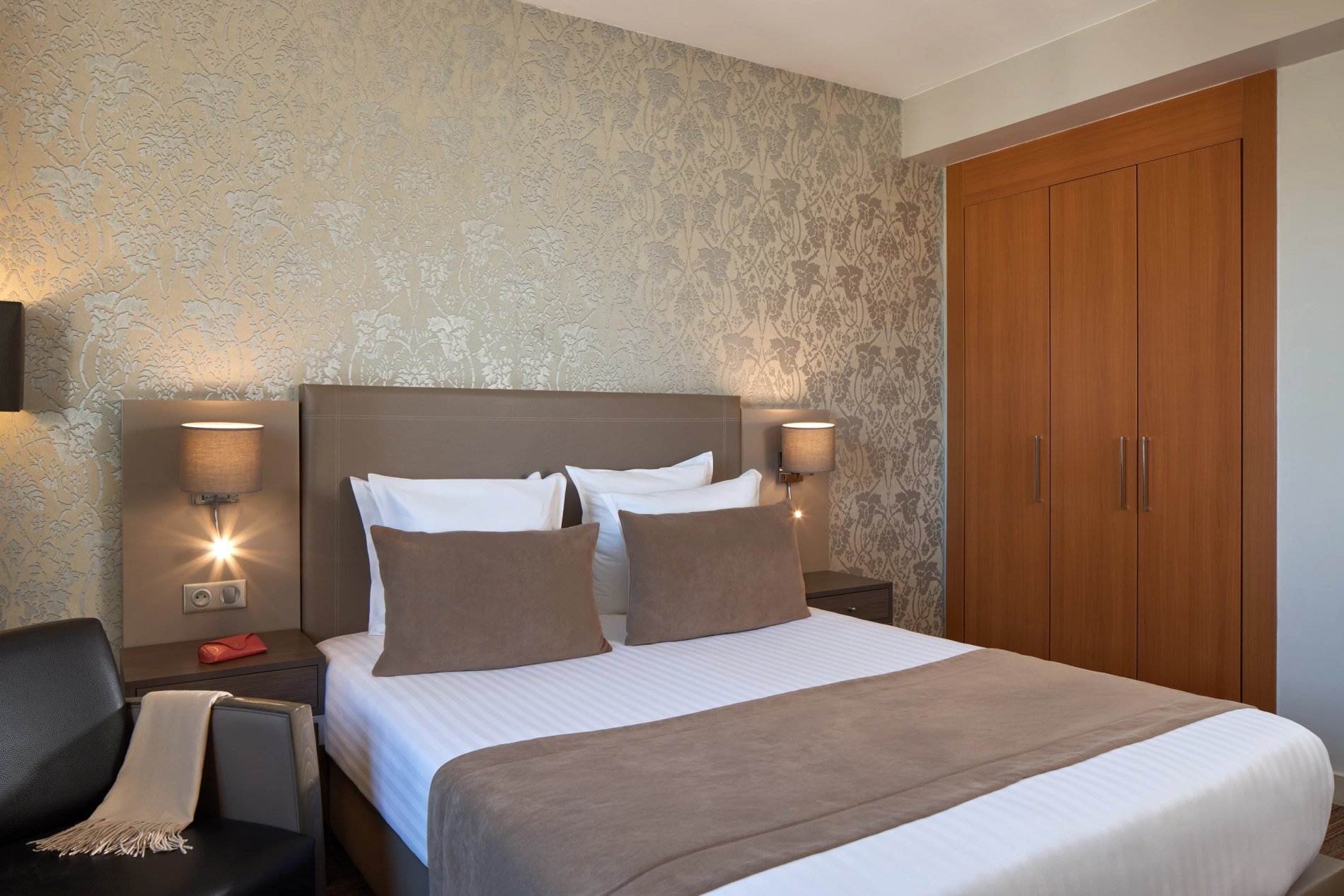 Chambre Triple 2 pièces au Timhotel Opéra Blanche Fontaine