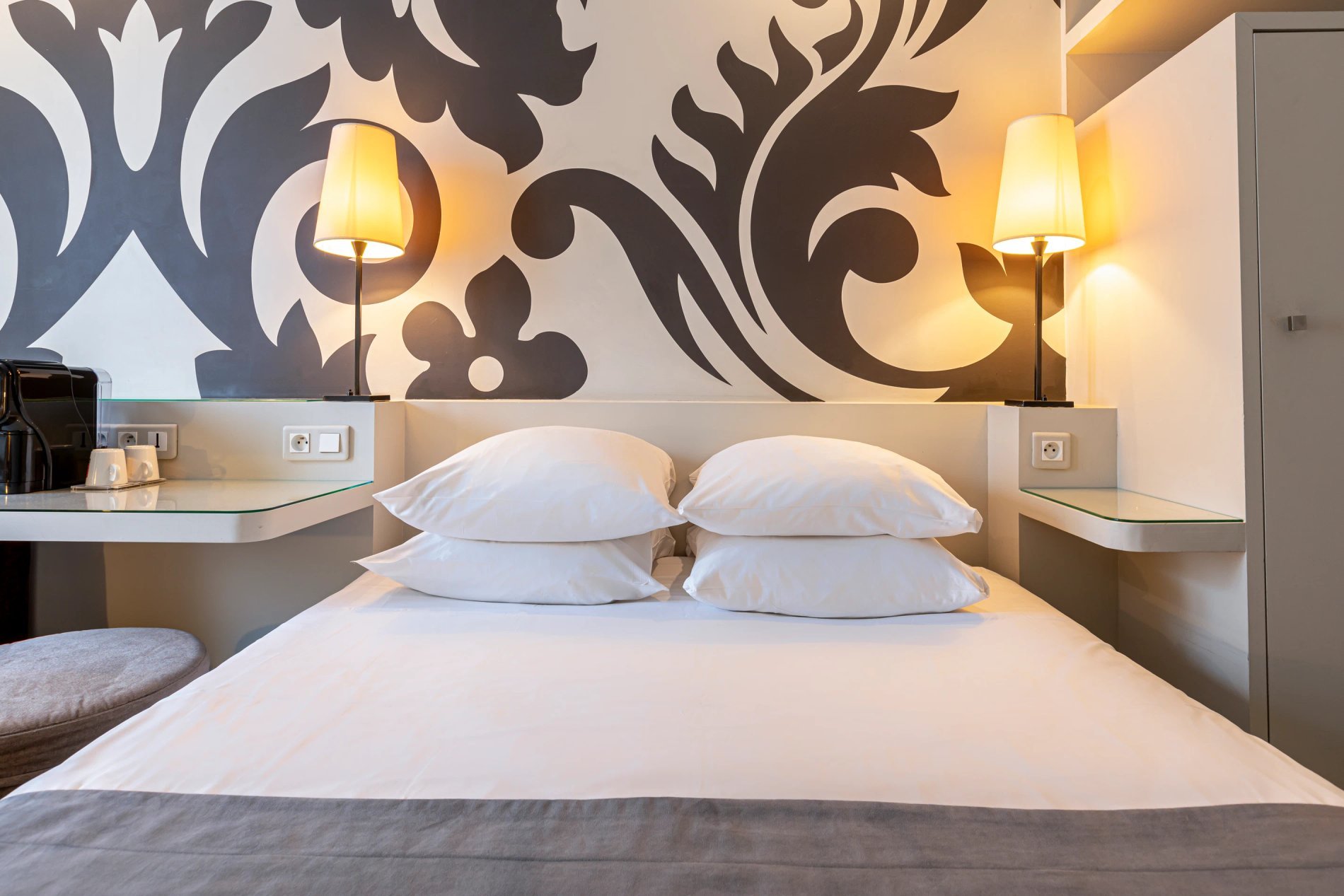 Gardette Park Hotel | Classic suite with garden view