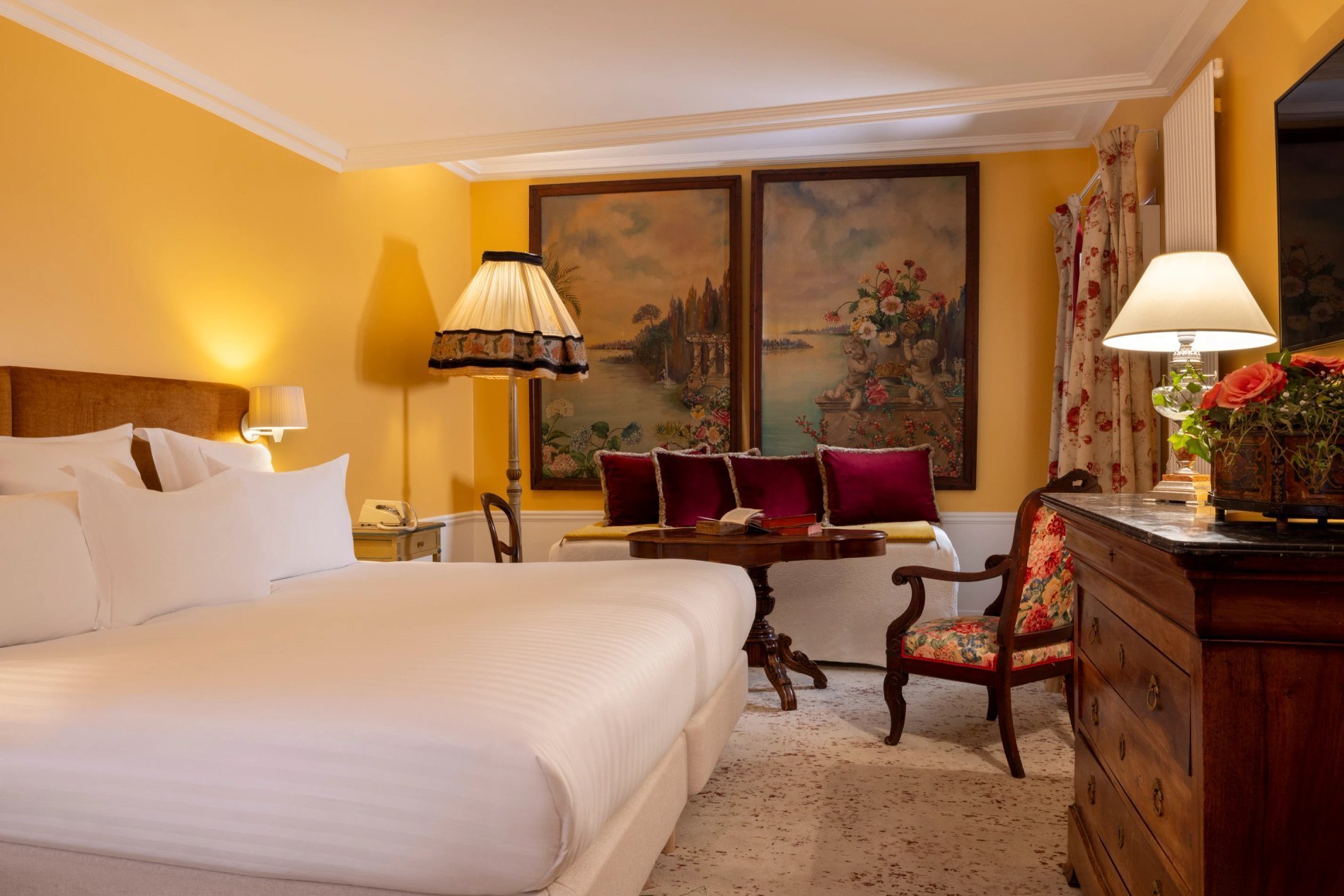 Hôtel Le Saint-Grégoire Junior Suite Room Living room Sofa bed