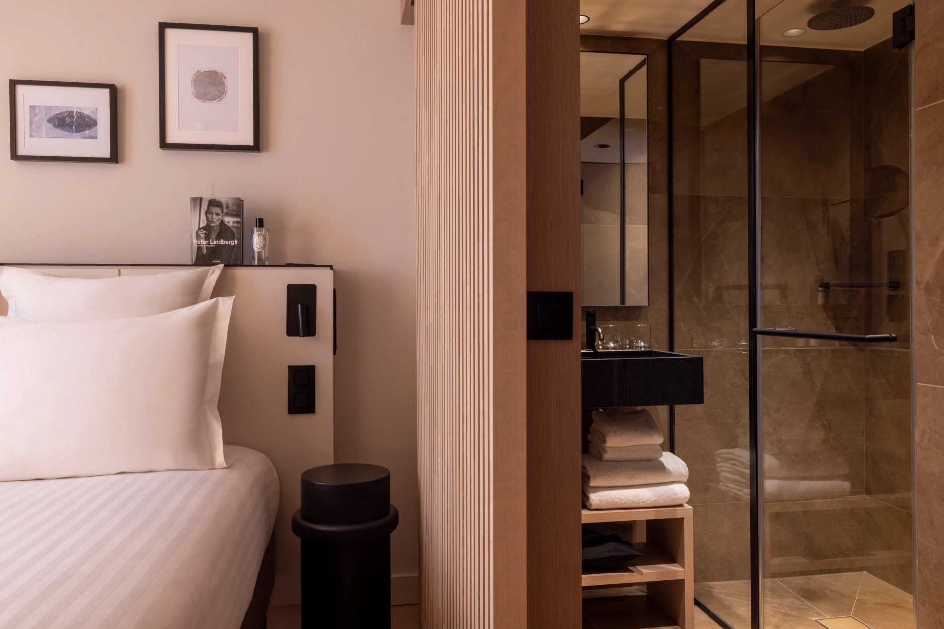 Hotel ESTÉ | Classic Room Bathroom shower