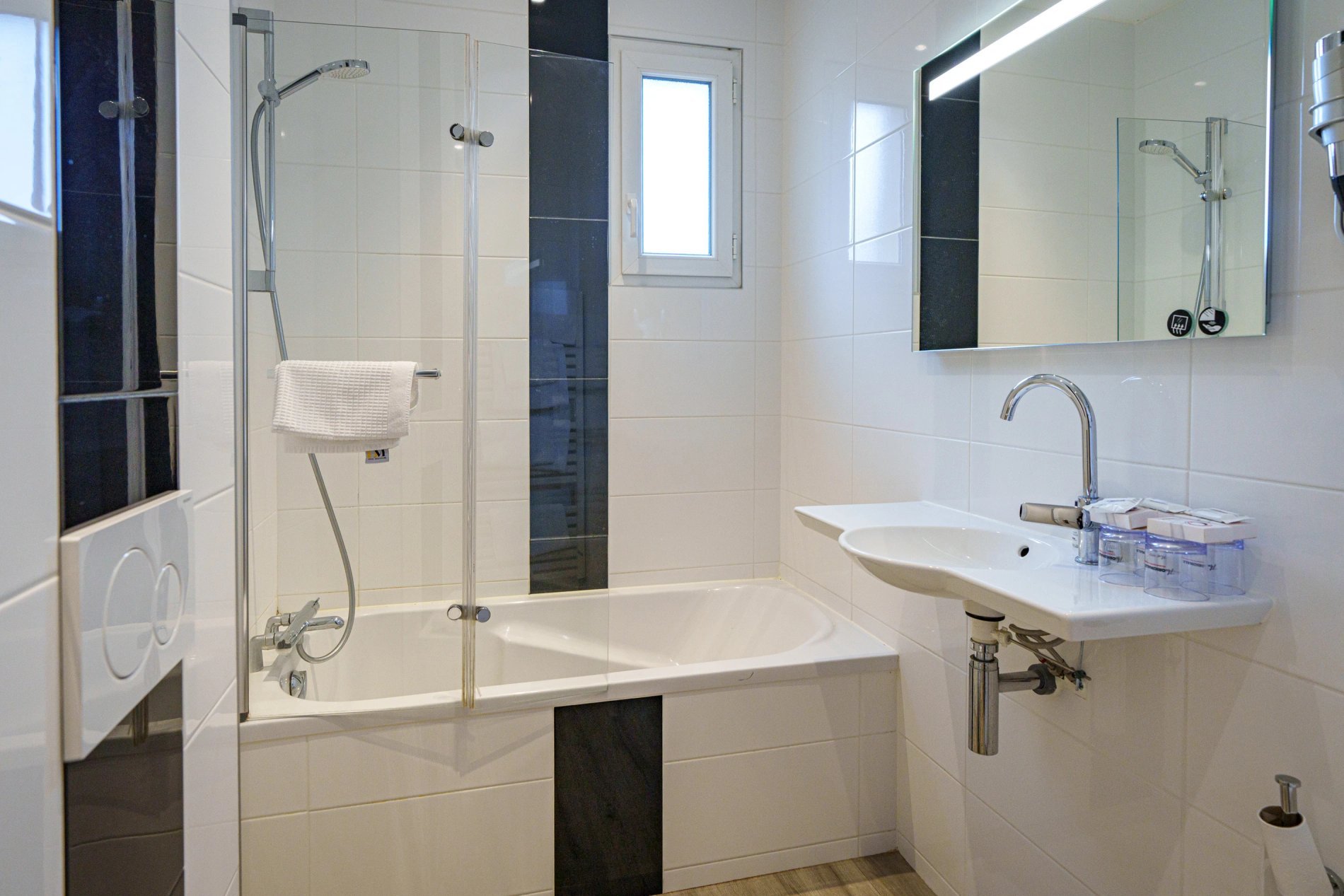 4afa3ea3-4047-4d4f-afbc-d5e5ec29a728