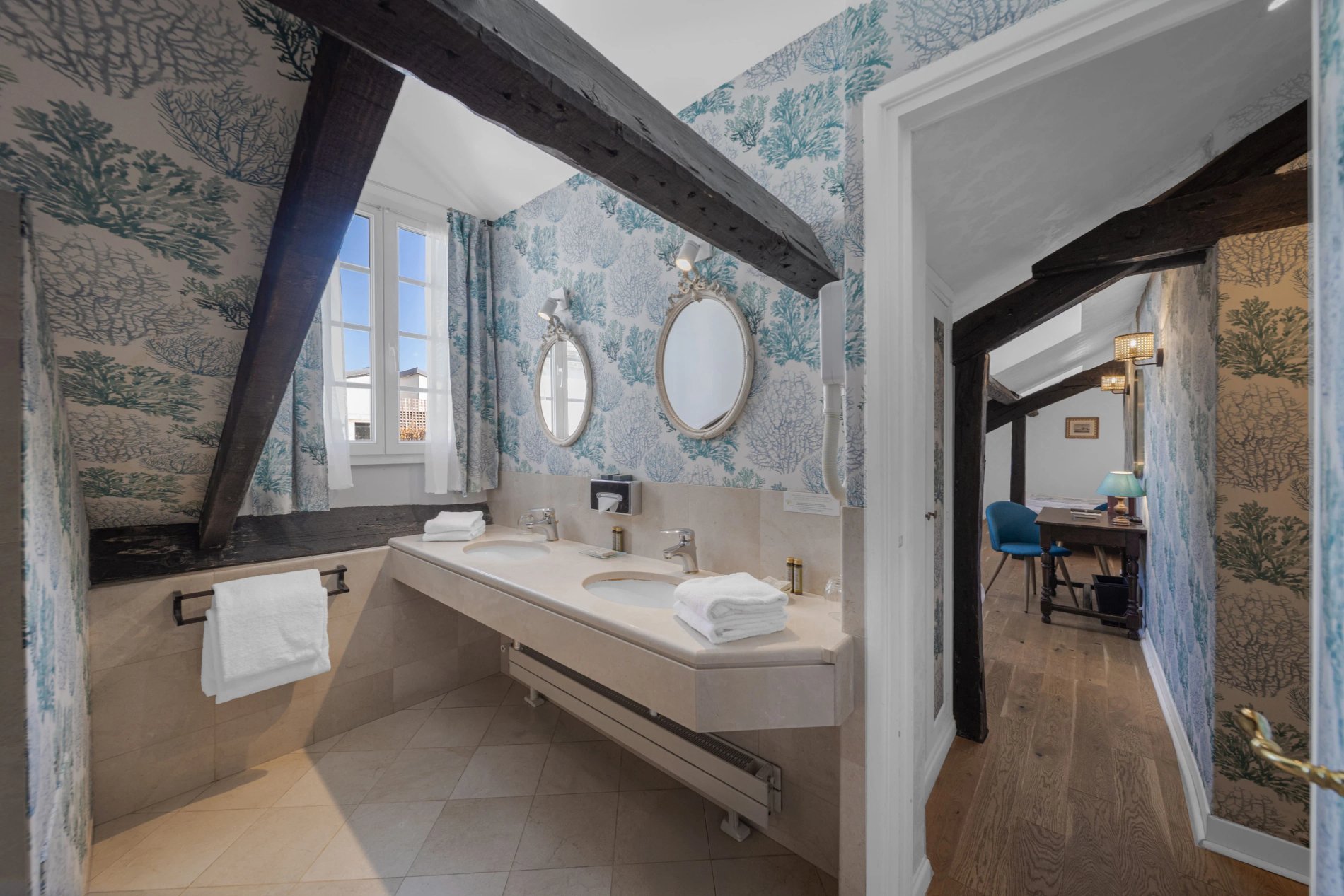 4b2a07fe-5b0a-4247-a2bb-a075ad3ffa80