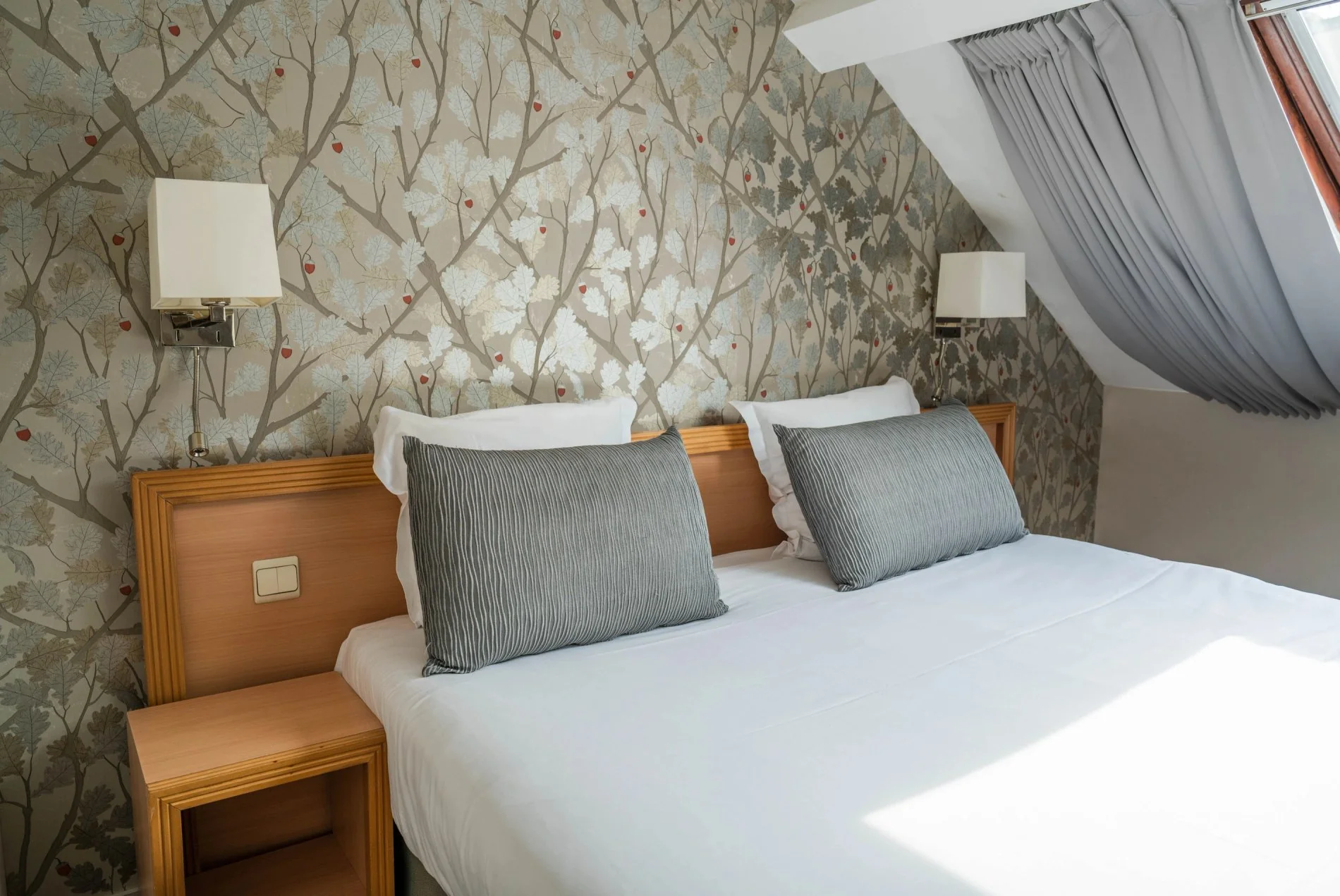 Chambre Supérieure Double au Timhotel, avec décoration florale