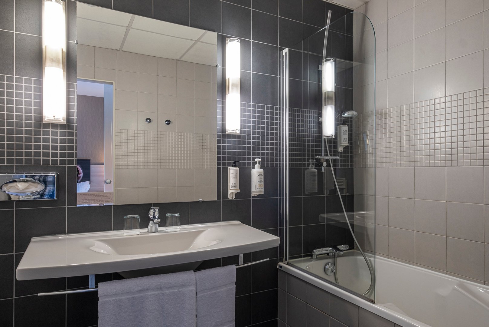 4ca60547-8e96-455a-8a7f-c70bdf646c42