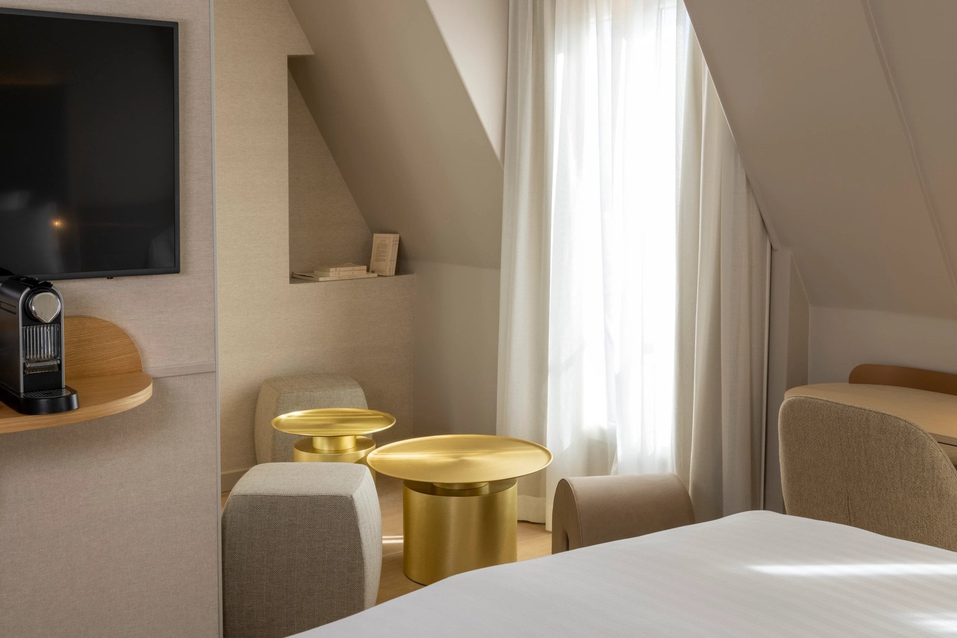 Hôtel Beige Chambre Junior Suite bureau salon machine à café