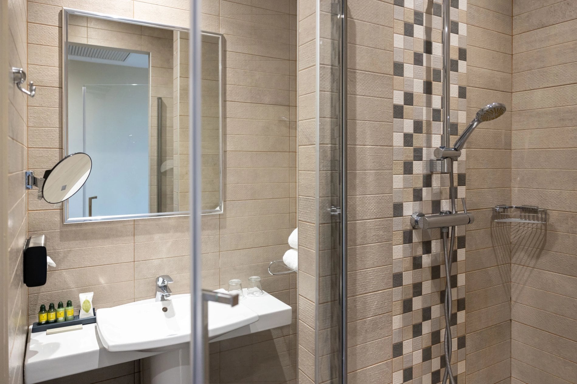 4e6ba28f-9b19-4780-b49d-d5d3cb950fe6