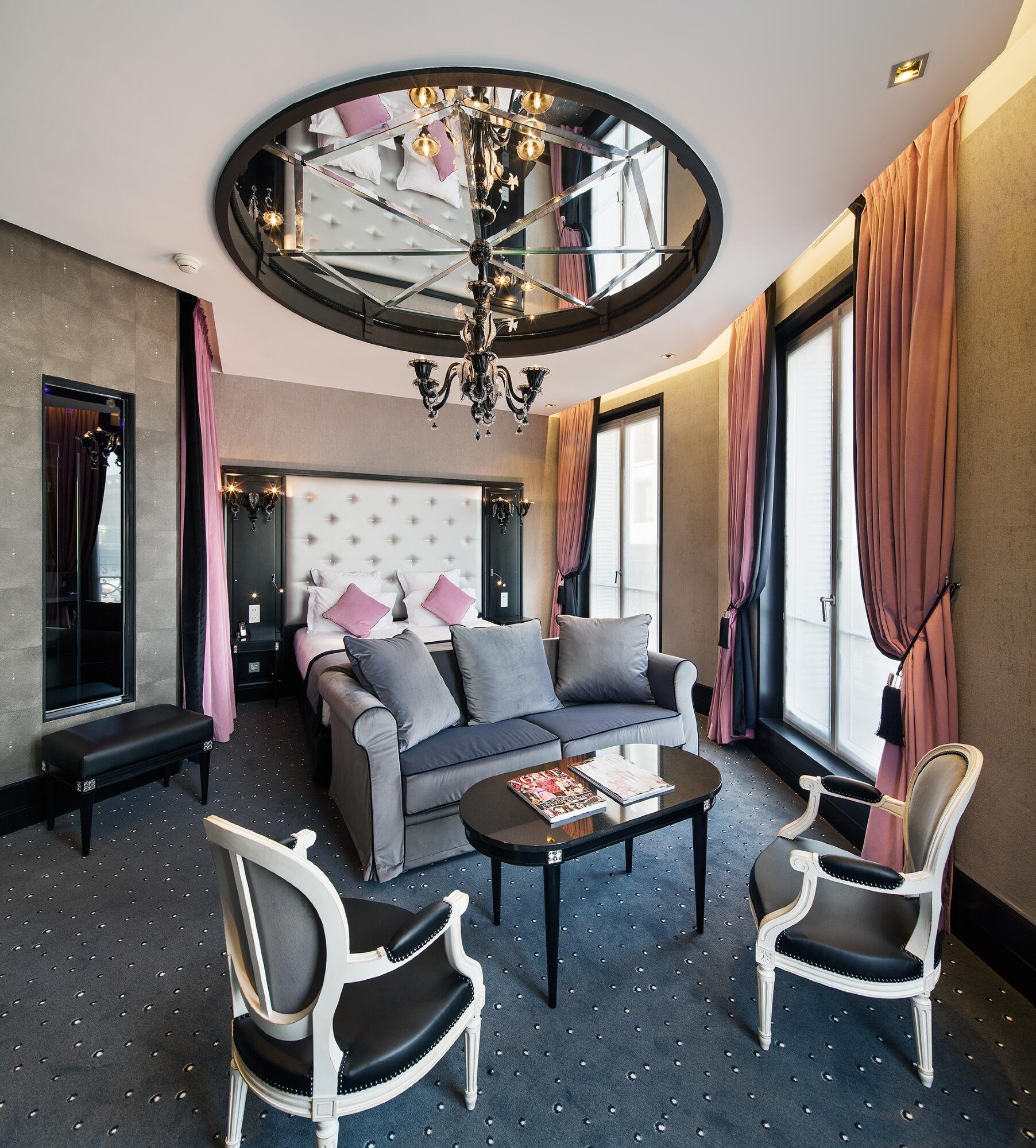 MAH Le Diamond | Executive Suite and Sofa