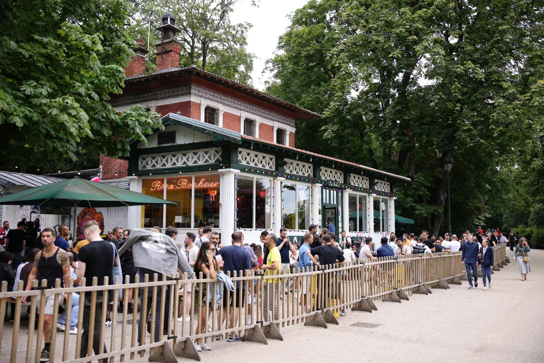 parisian guiguettes - summer break in Paris