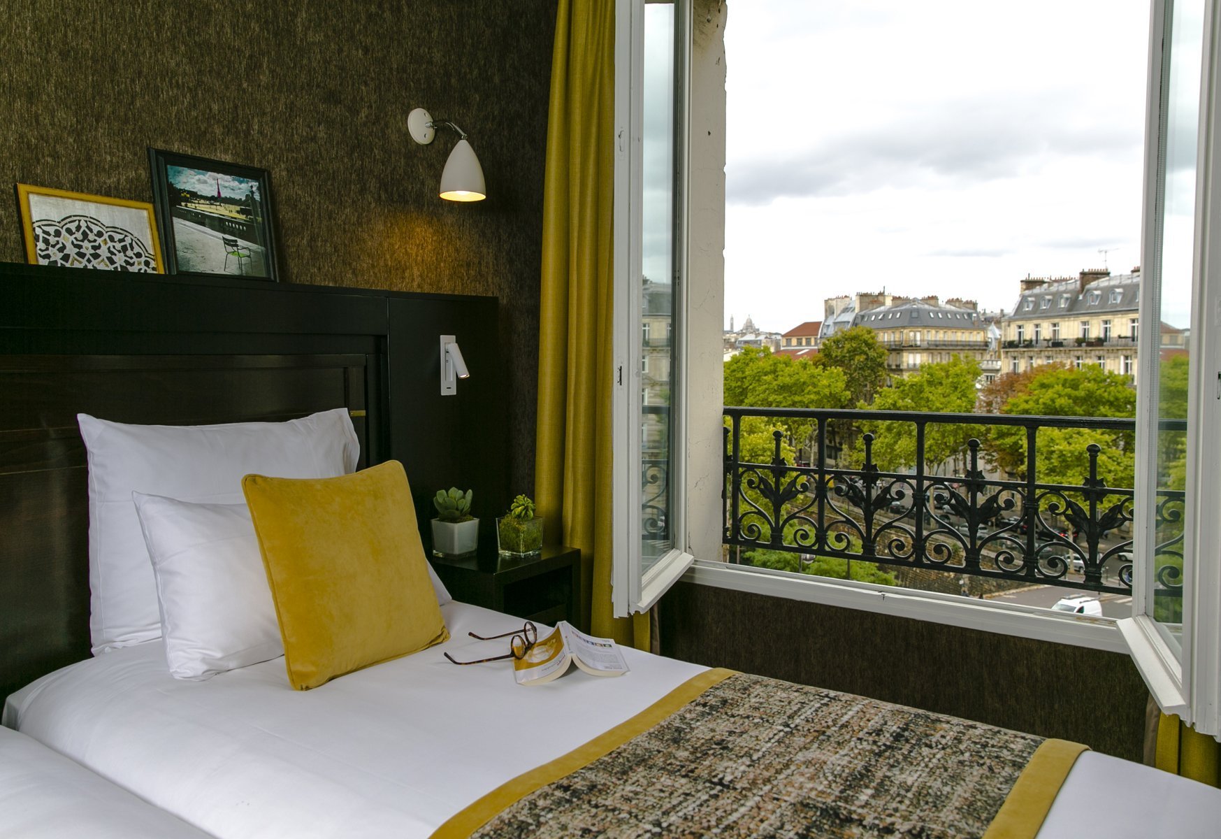 BW De Neuville Arc de Triomphe | Superior room