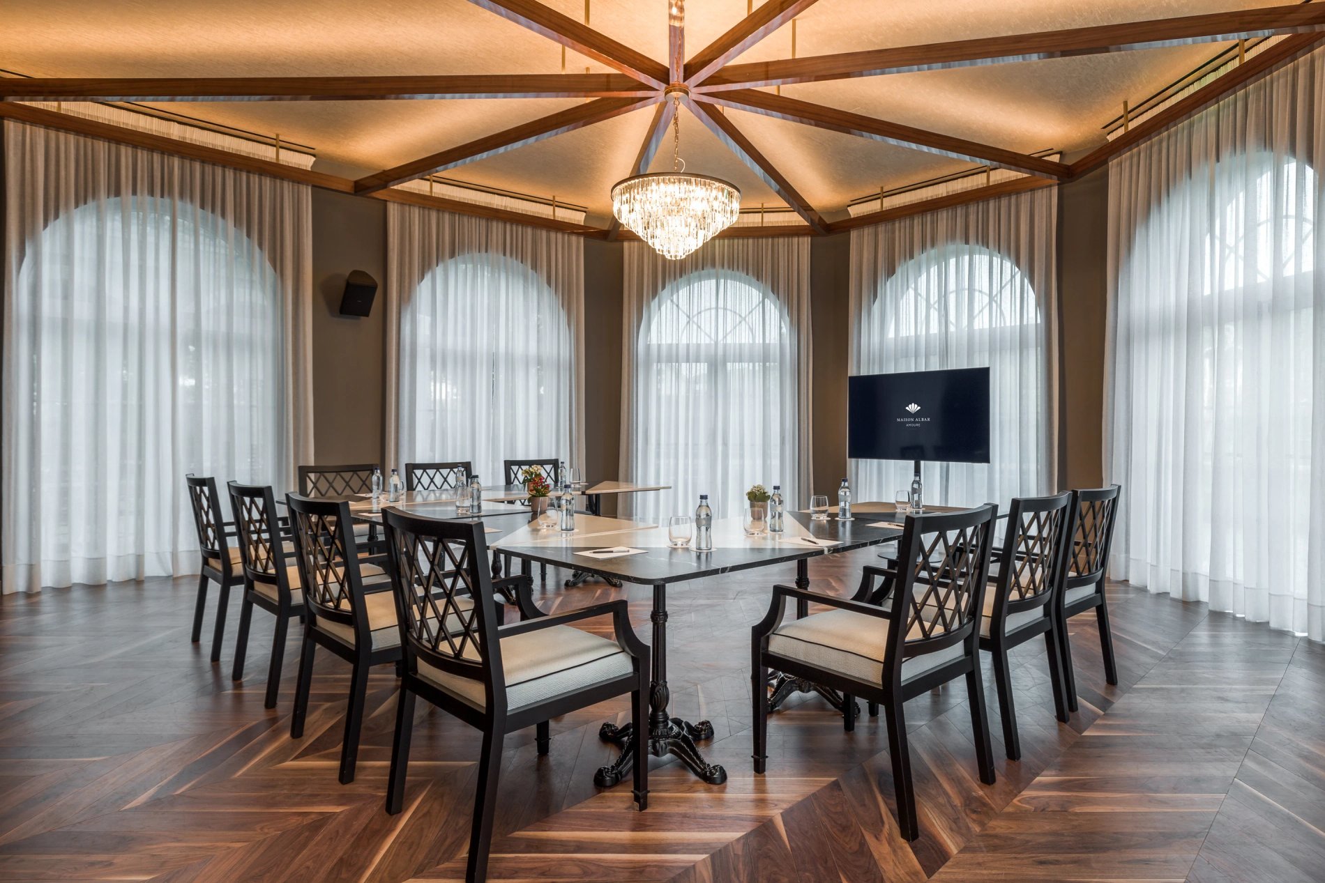 522727d2-31a3-435a-875d-b5ae82e63e52