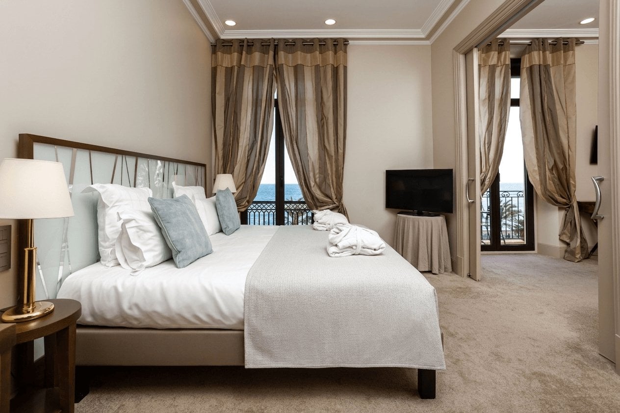 528b7ee0-016f-485a-8d11-e6e54ec3db07