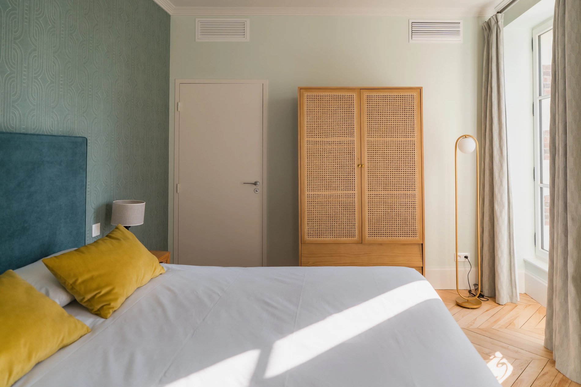 52f925e0-a2dd-49fb-b7b7-5c38ef8f3a6d