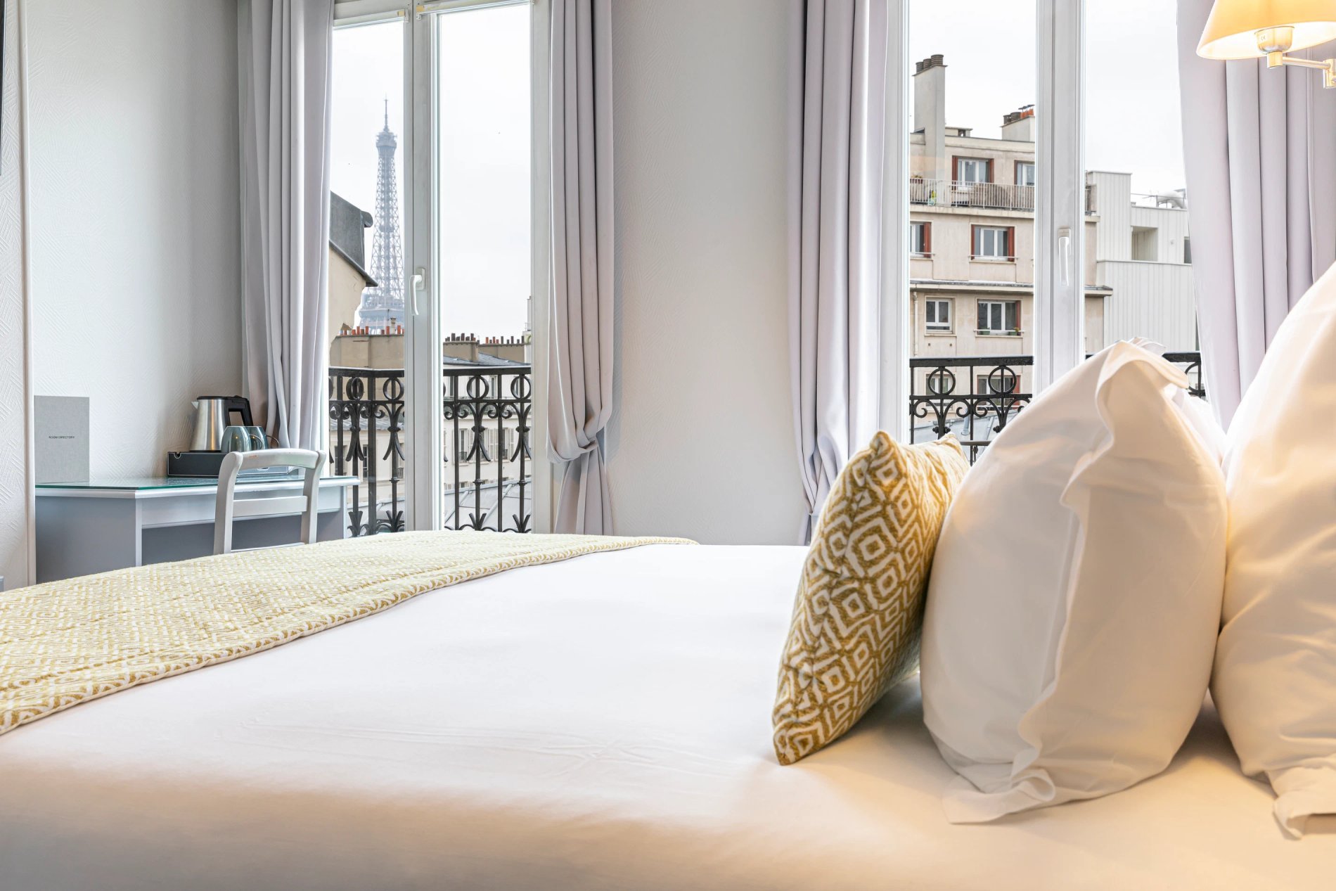 Spendid Hotel Room