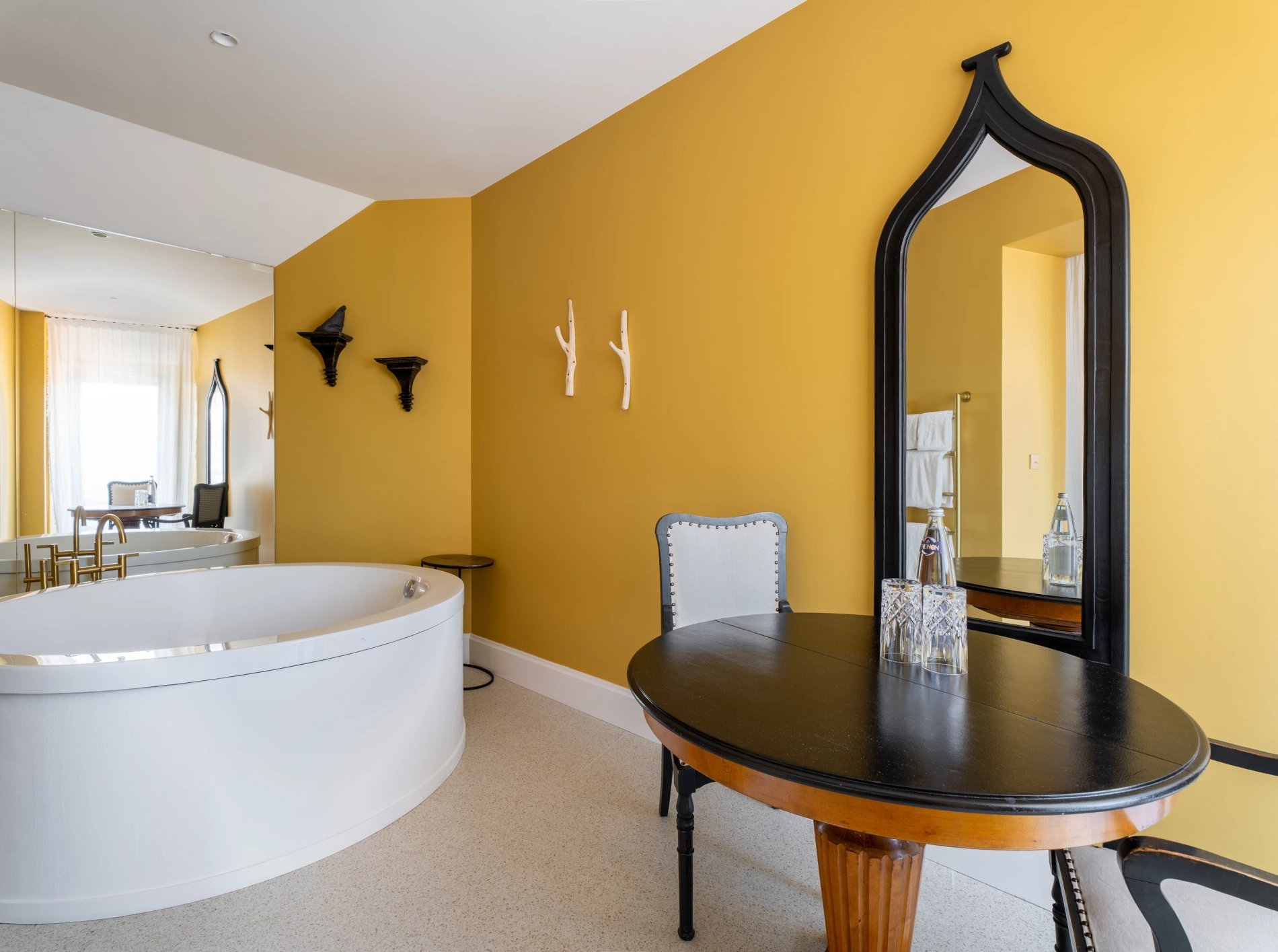 547b99d9-48ca-4bec-9d51-3bad96d02579