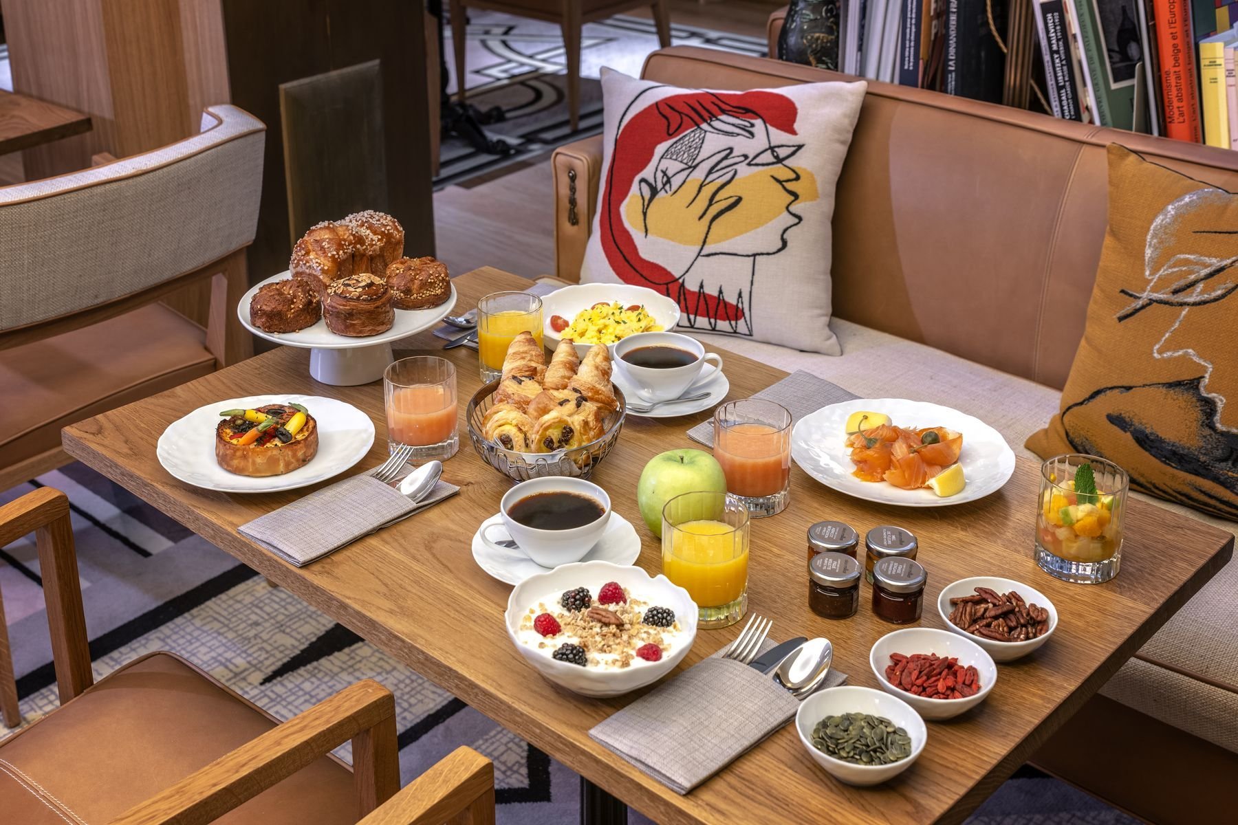 hotel 9 confidentiel paris marais breakfast