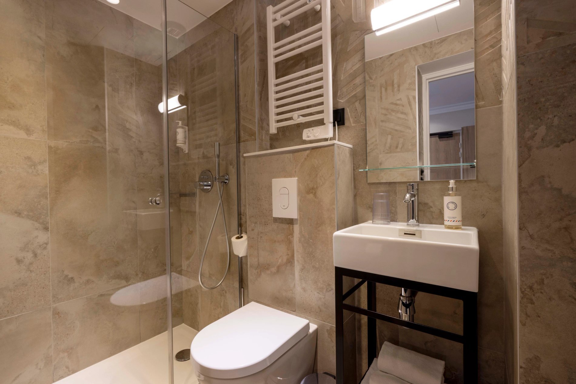 567baba0-8fb5-4e4f-95e9-342bdb01911e