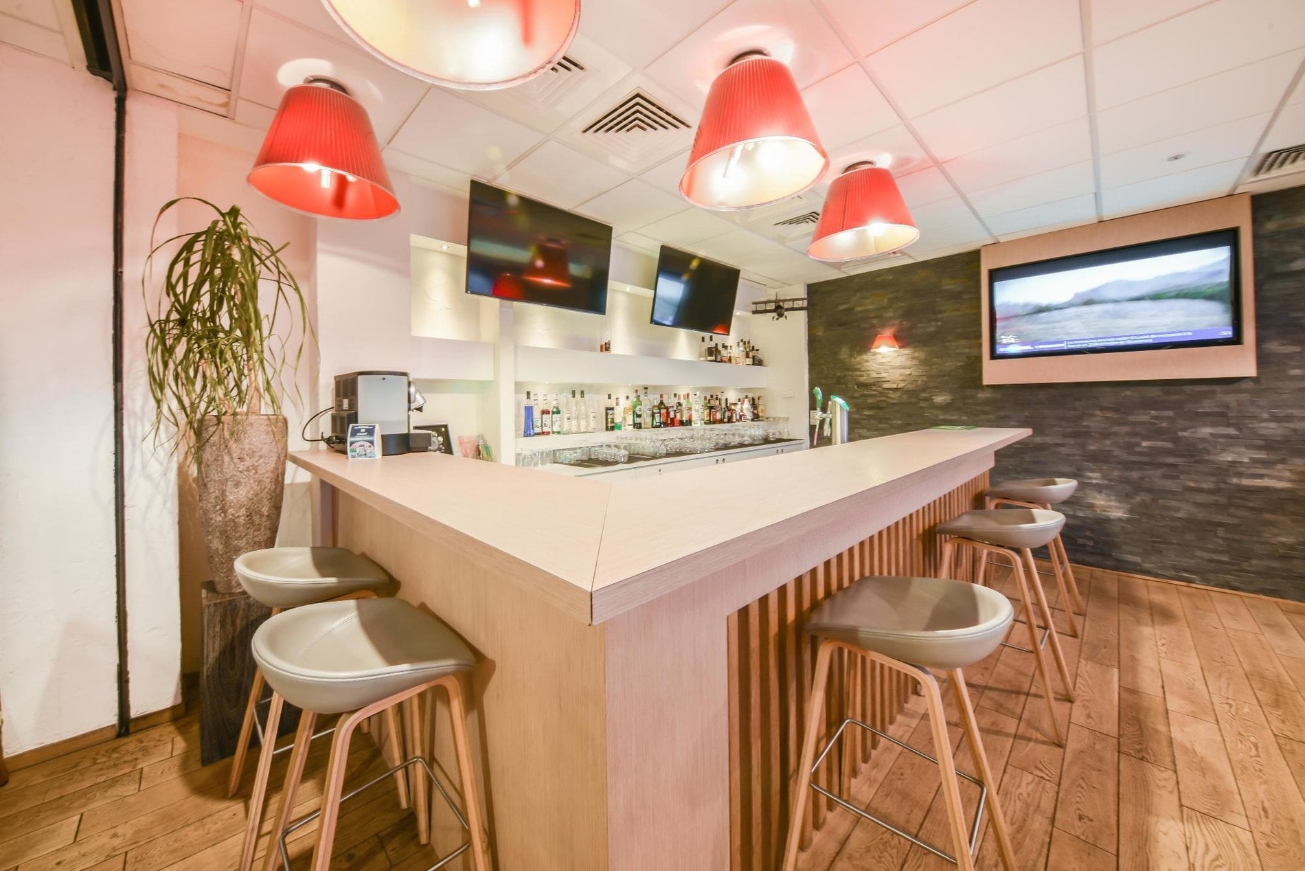 567e1252-7a1c-4d3f-9262-d13778fe5921