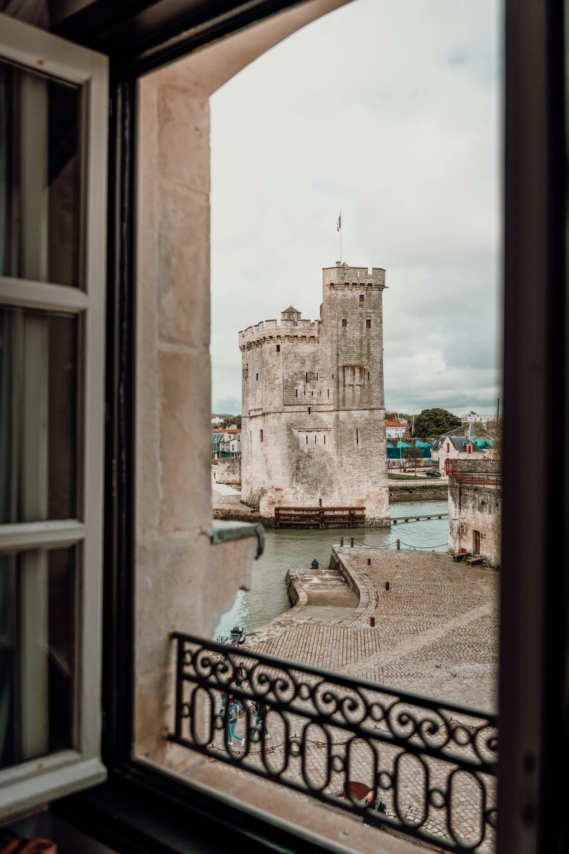 56f3ee70-1d24-4f83-a1f1-43849fd7c637