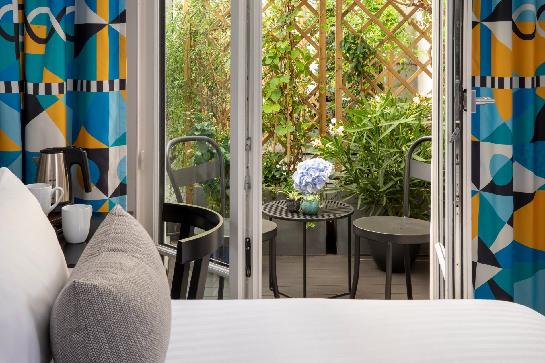 Hotel Les Matins de Paris Honesty Bar