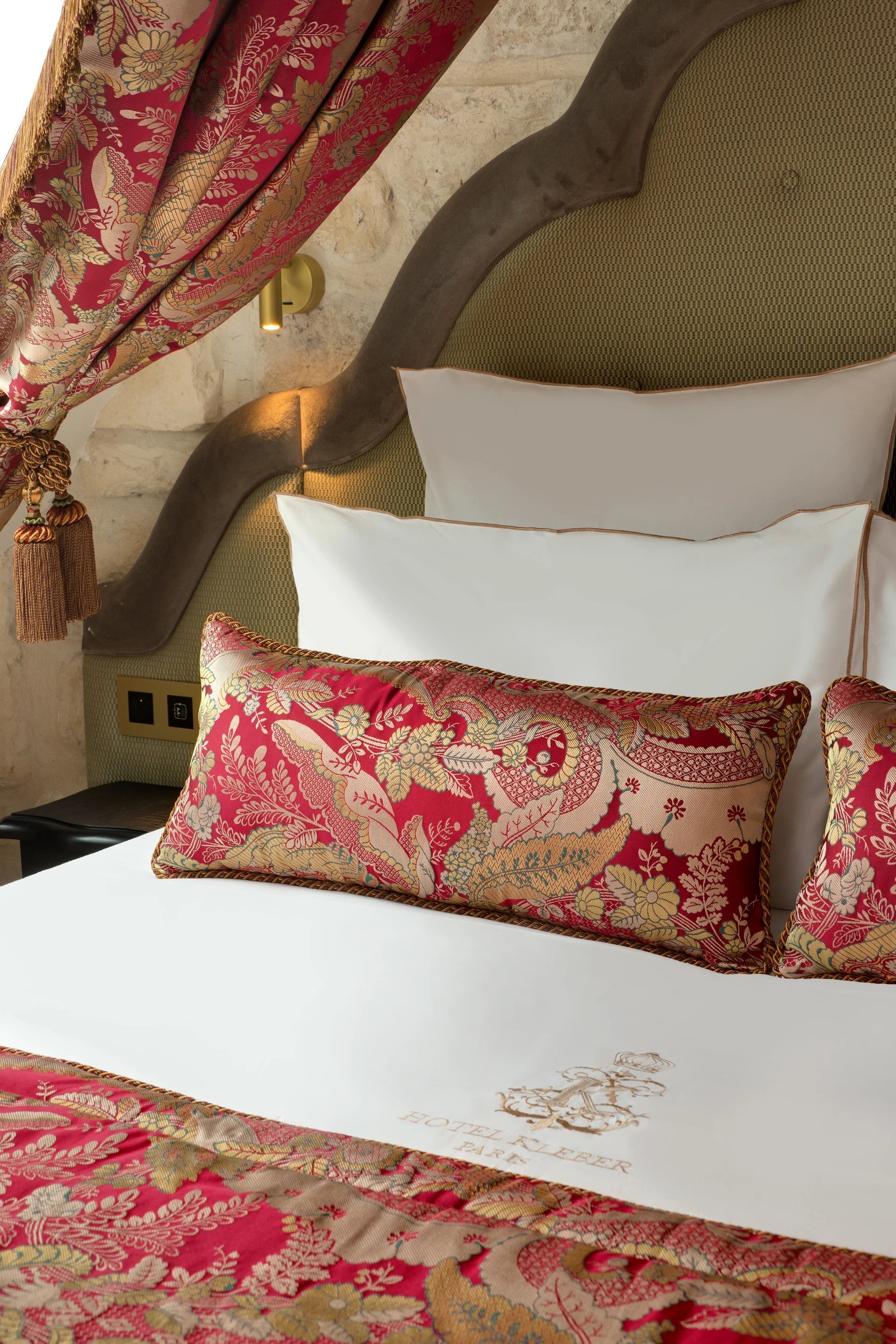 5792cbee-1659-498d-8872-a8fe46270db5