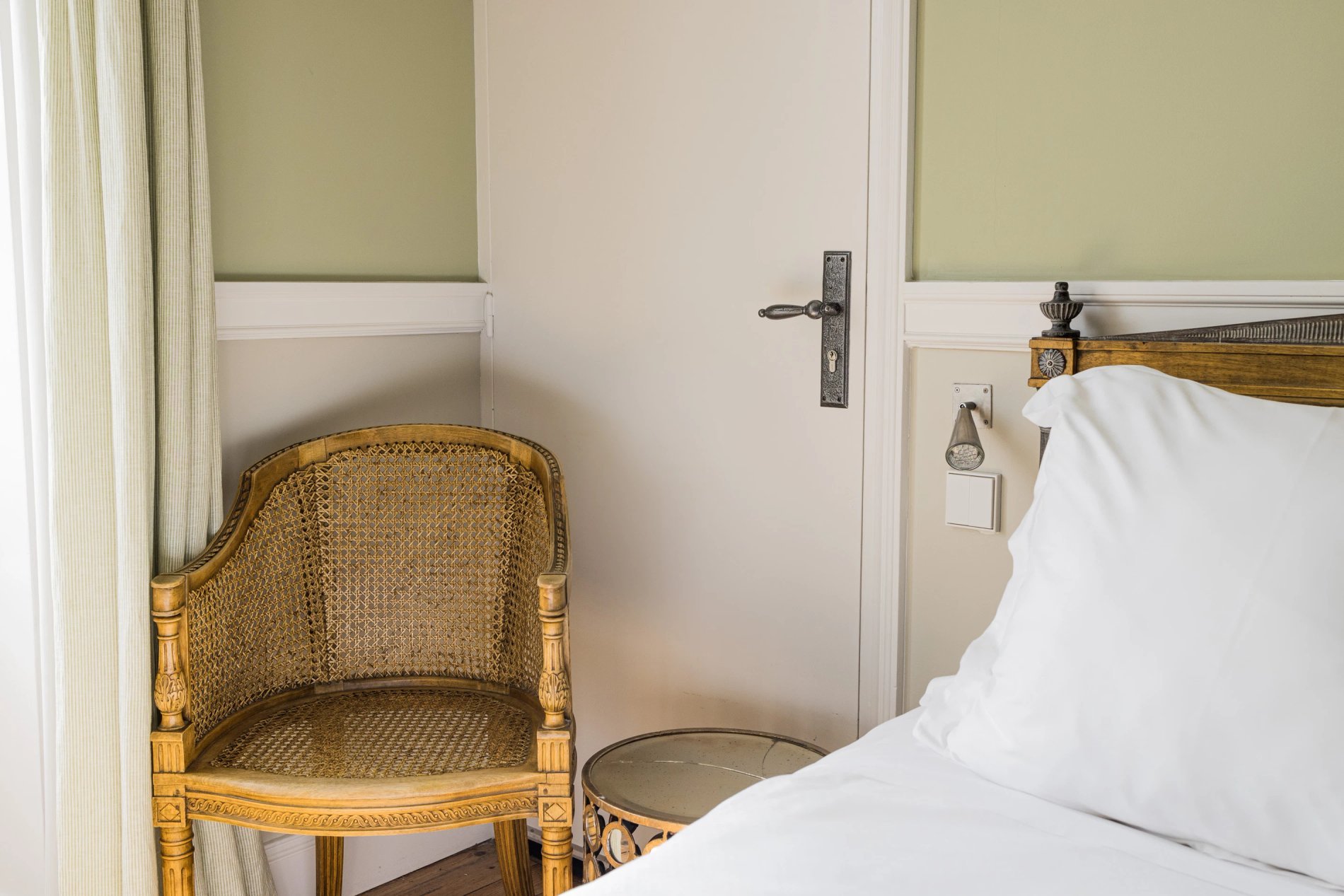 5a4b9a3d-1e86-46e5-83af-6389bed76506