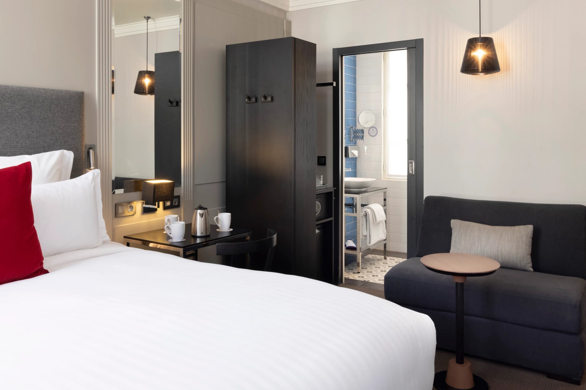 Hotel Les Matins de Paris Executive Room Balcony